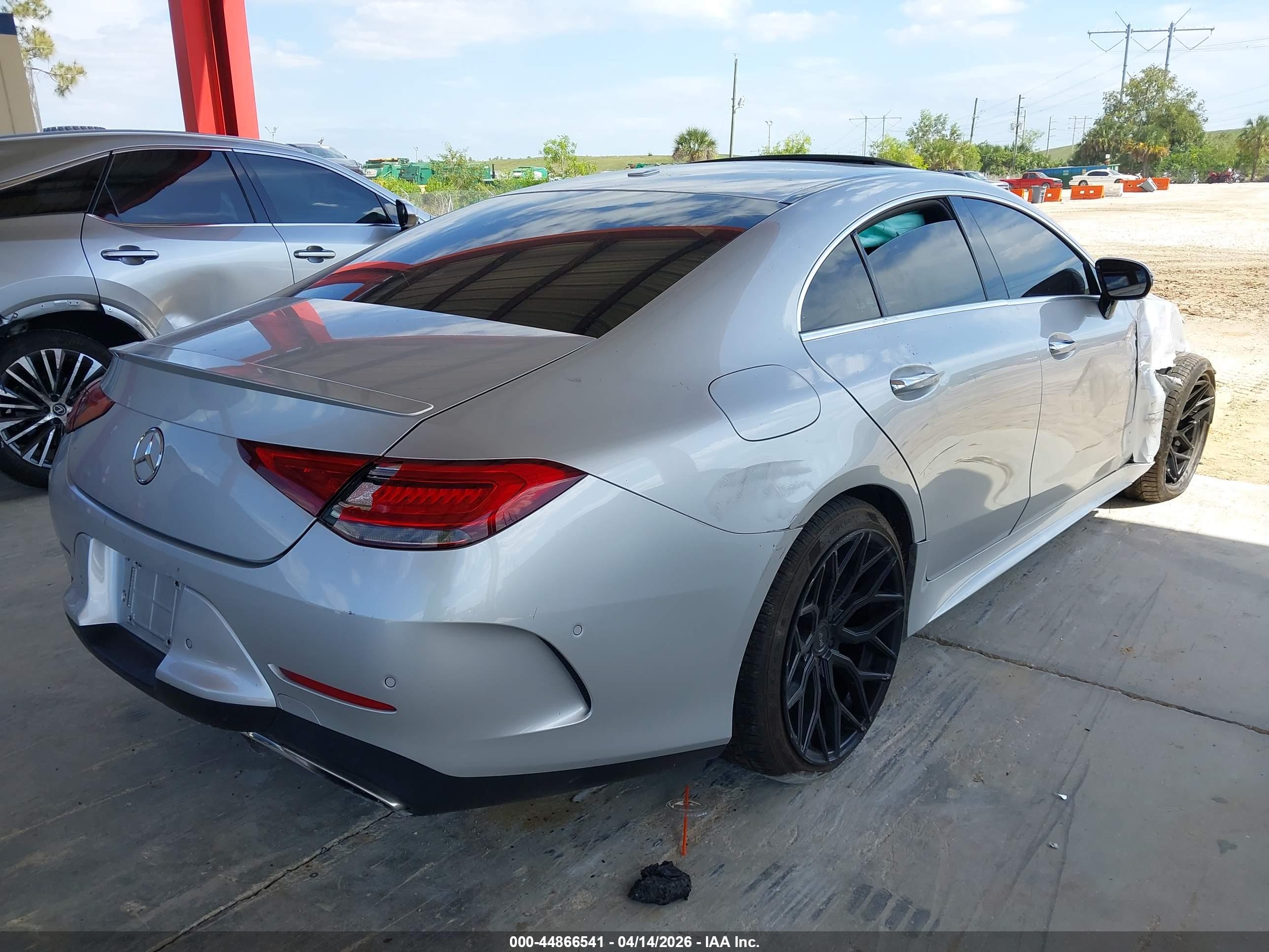 MERCEDES-BENZ CLS image 4
