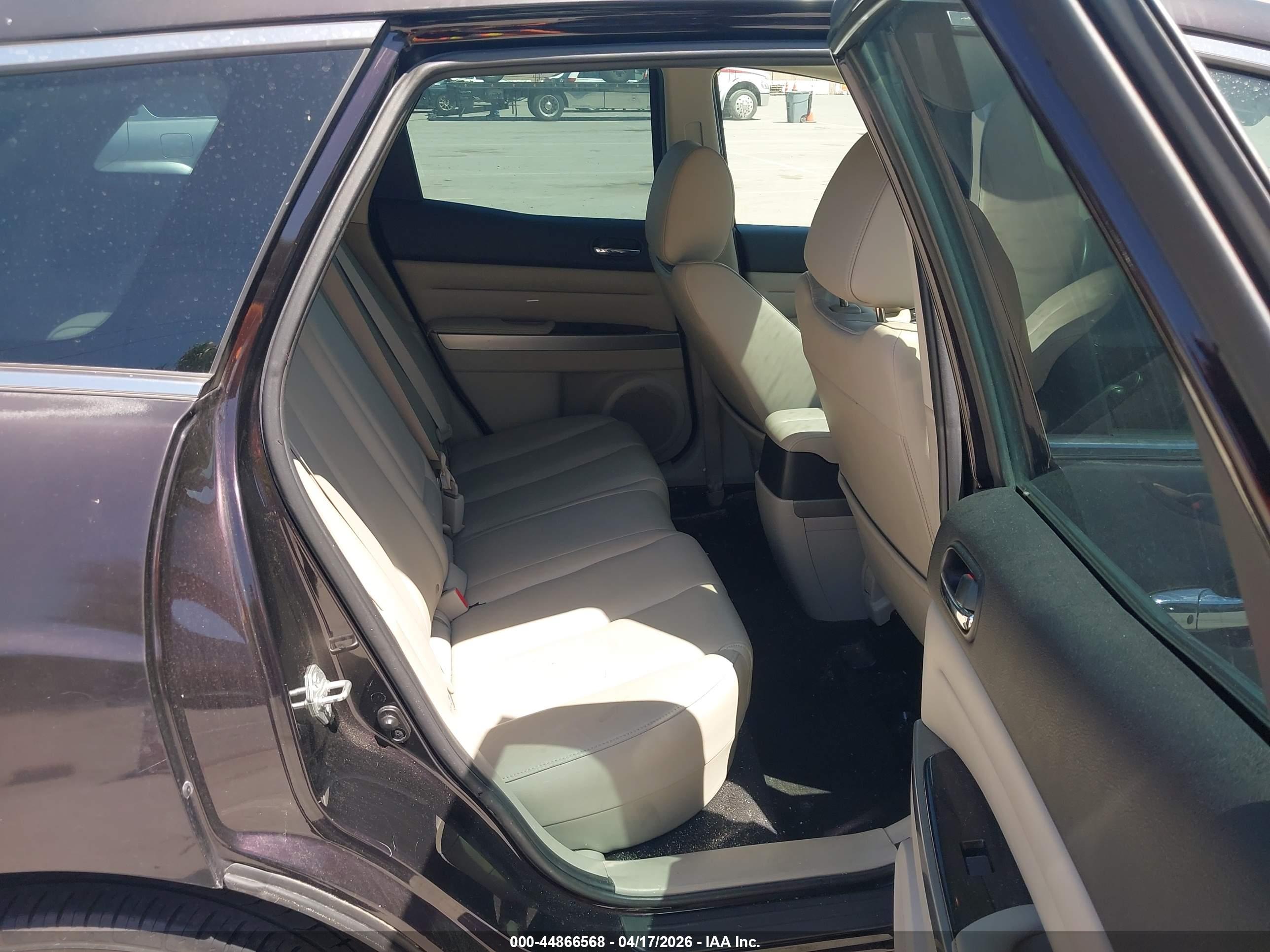 MAZDA CX-7 image 8
