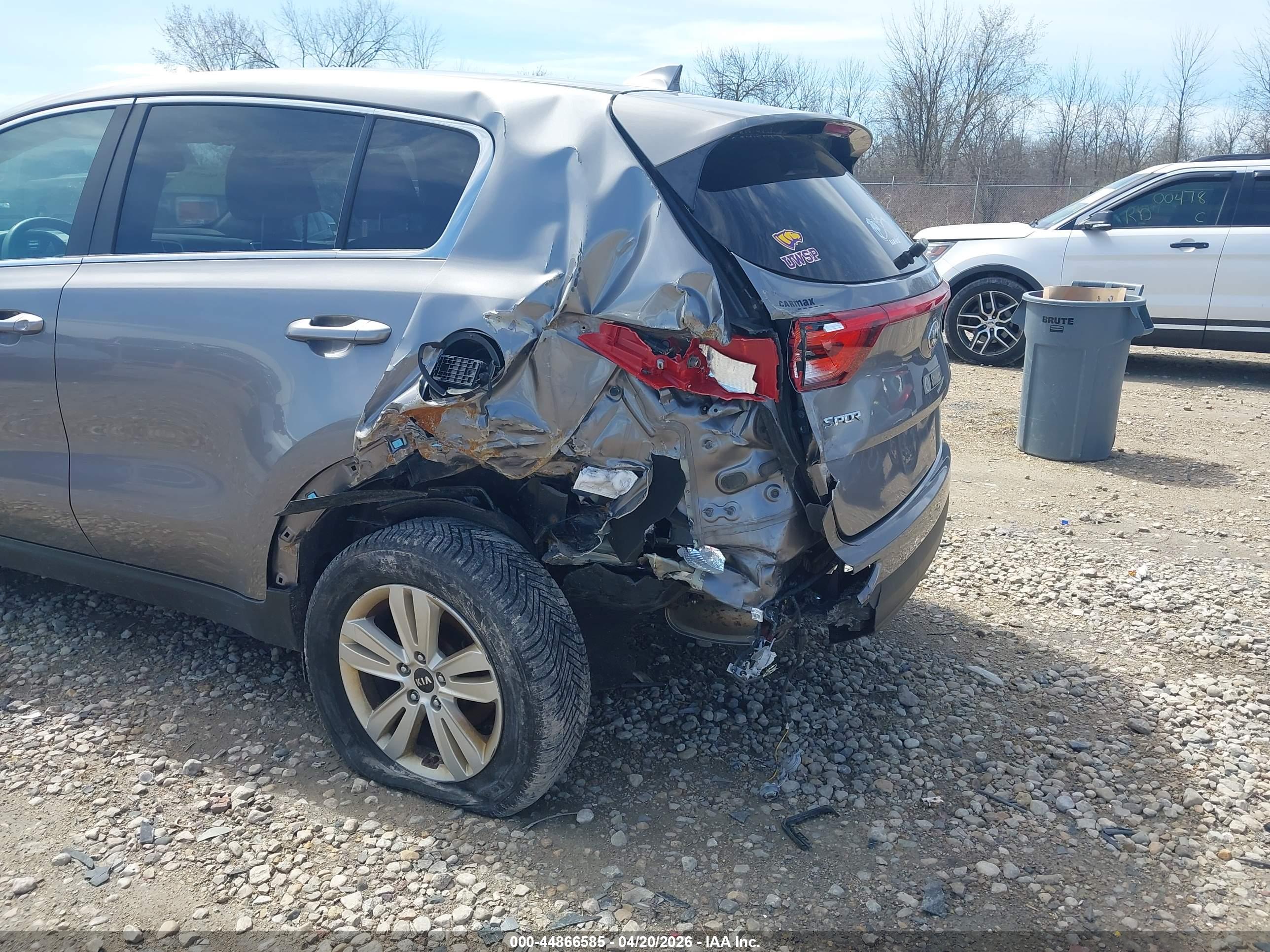 KIA SPORTAGE image 6
