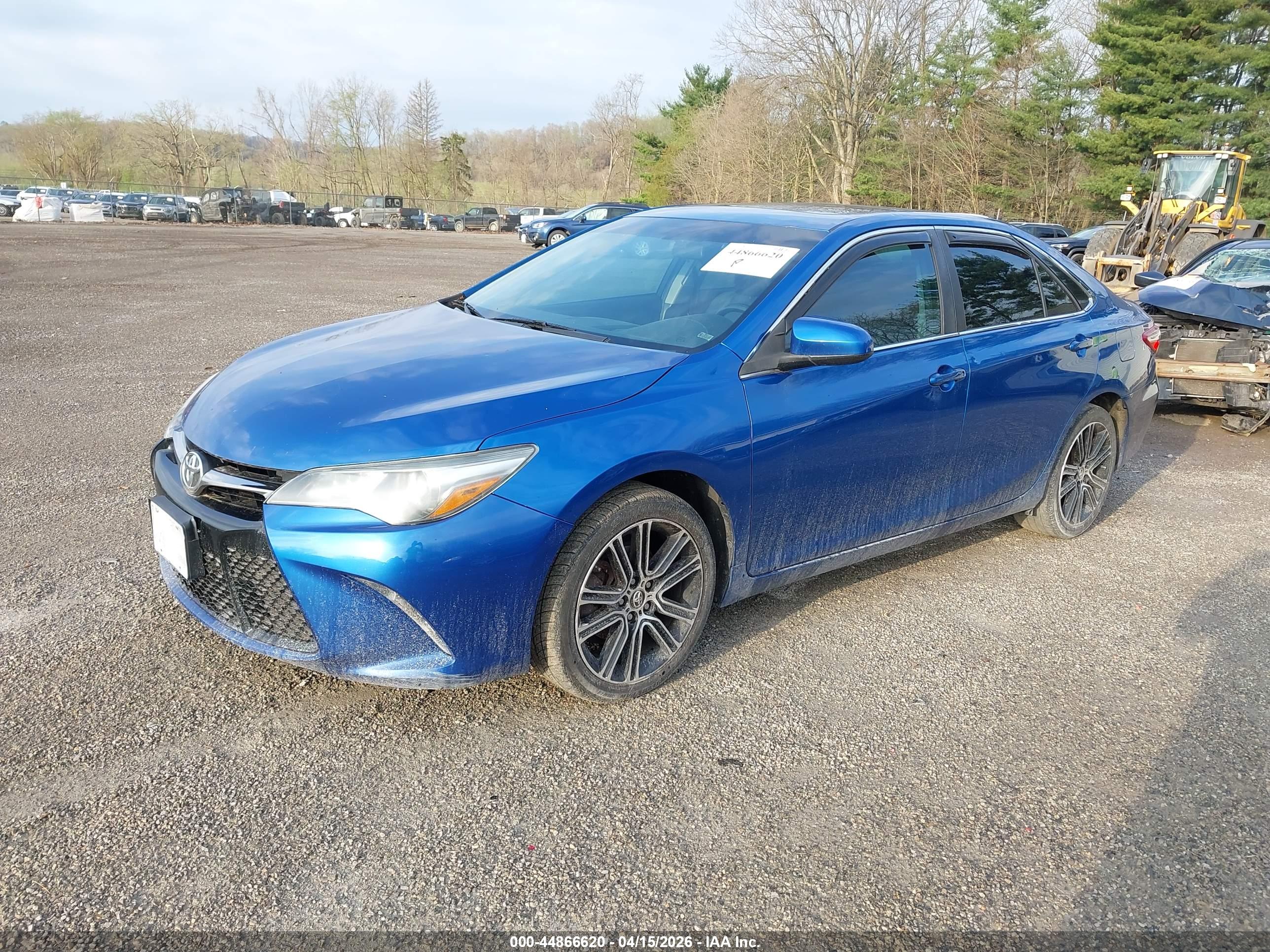 TOYOTA CAMRY image 2