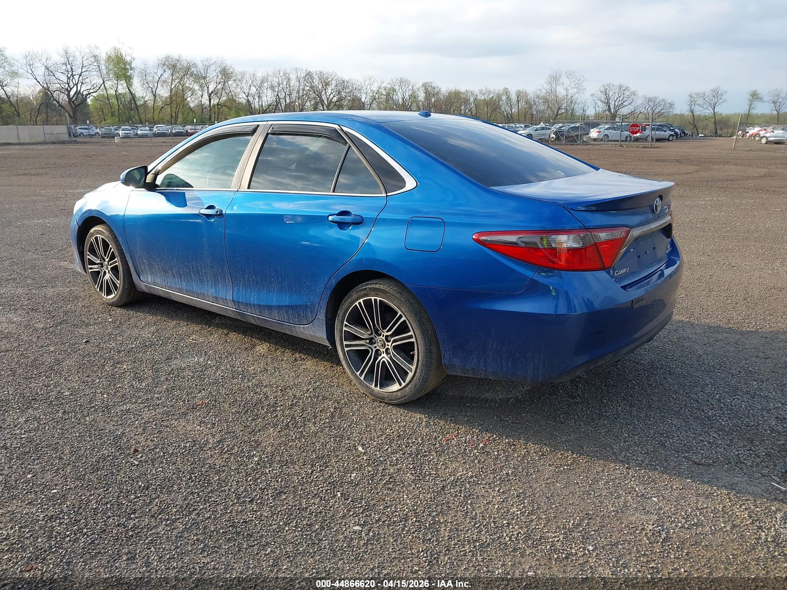 TOYOTA CAMRY image 3