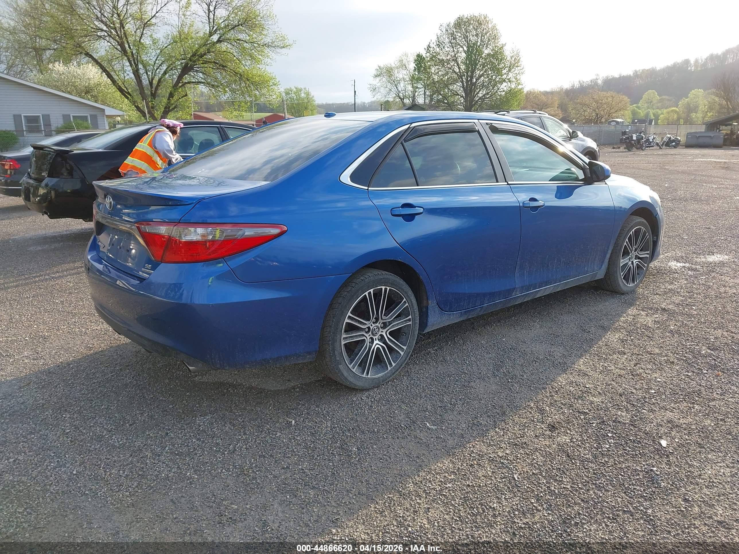 TOYOTA CAMRY image 4