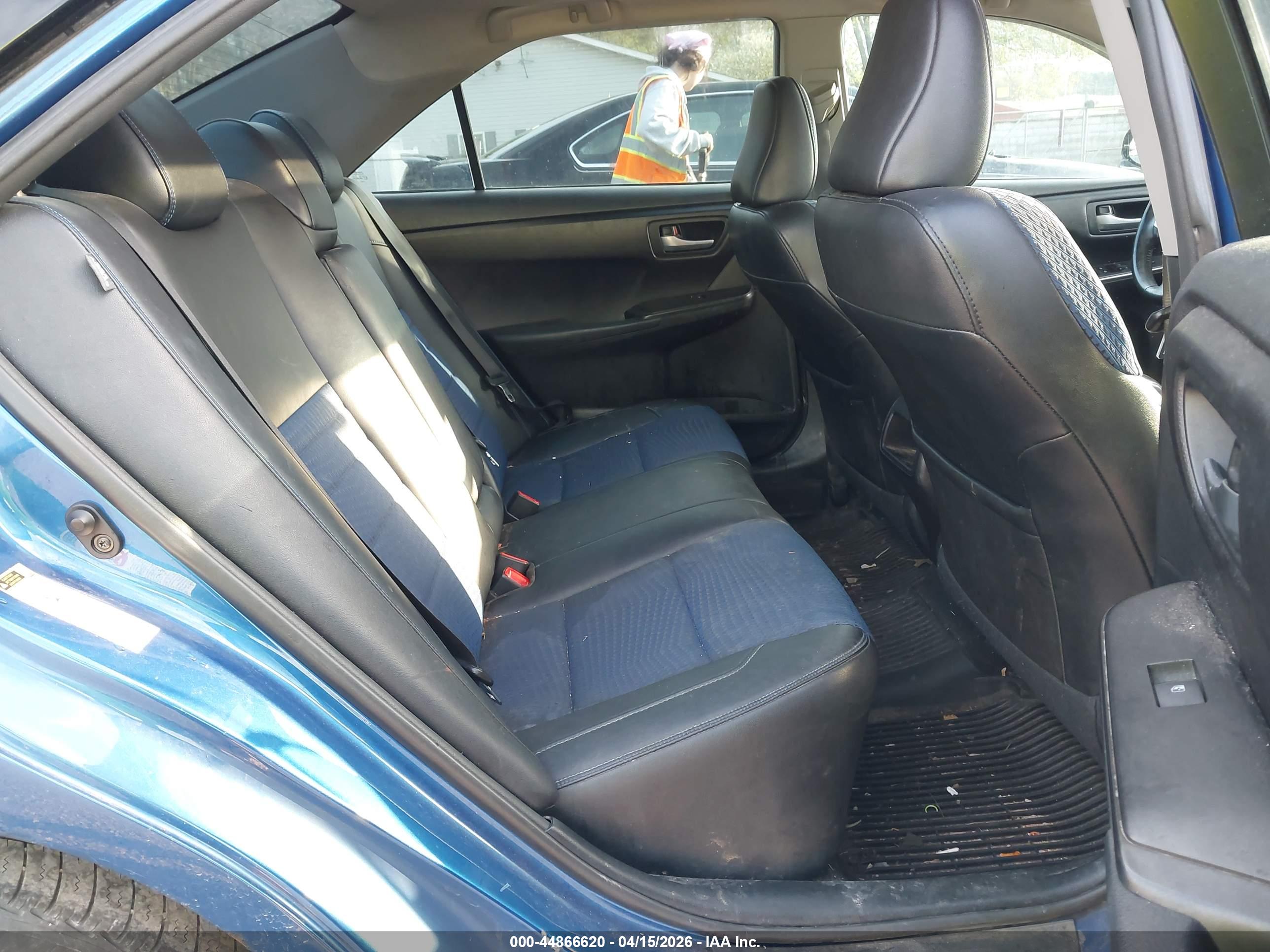 TOYOTA CAMRY image 8