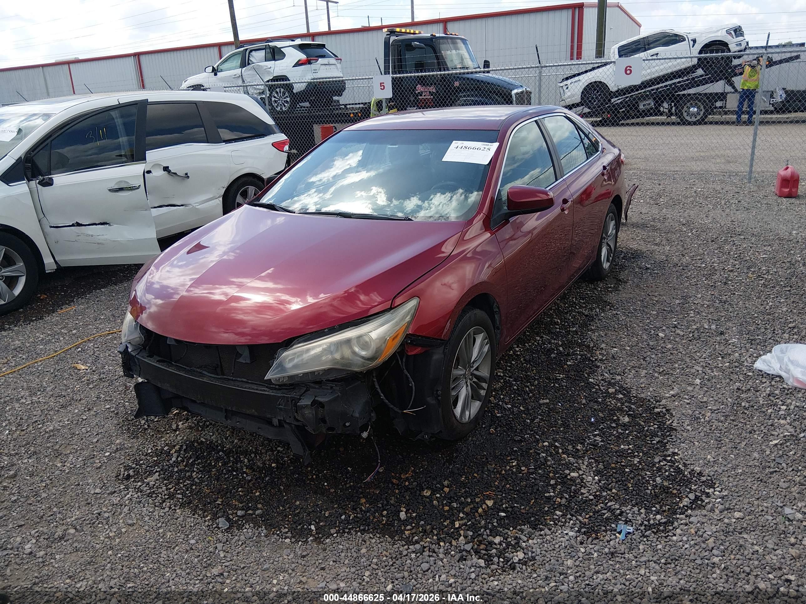 TOYOTA CAMRY image 2
