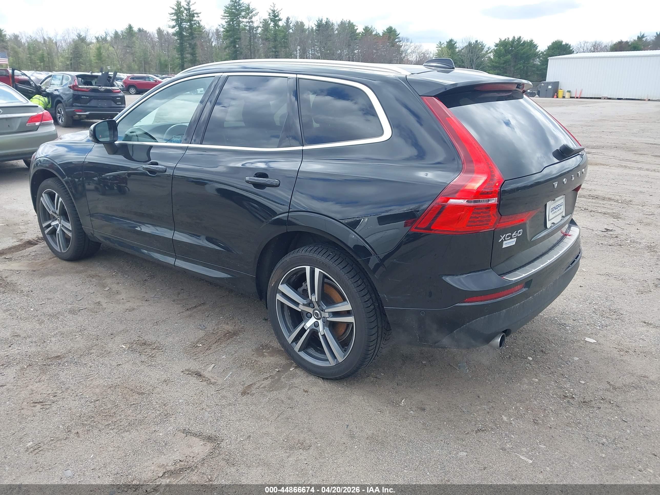 VOLVO XC60 image 3