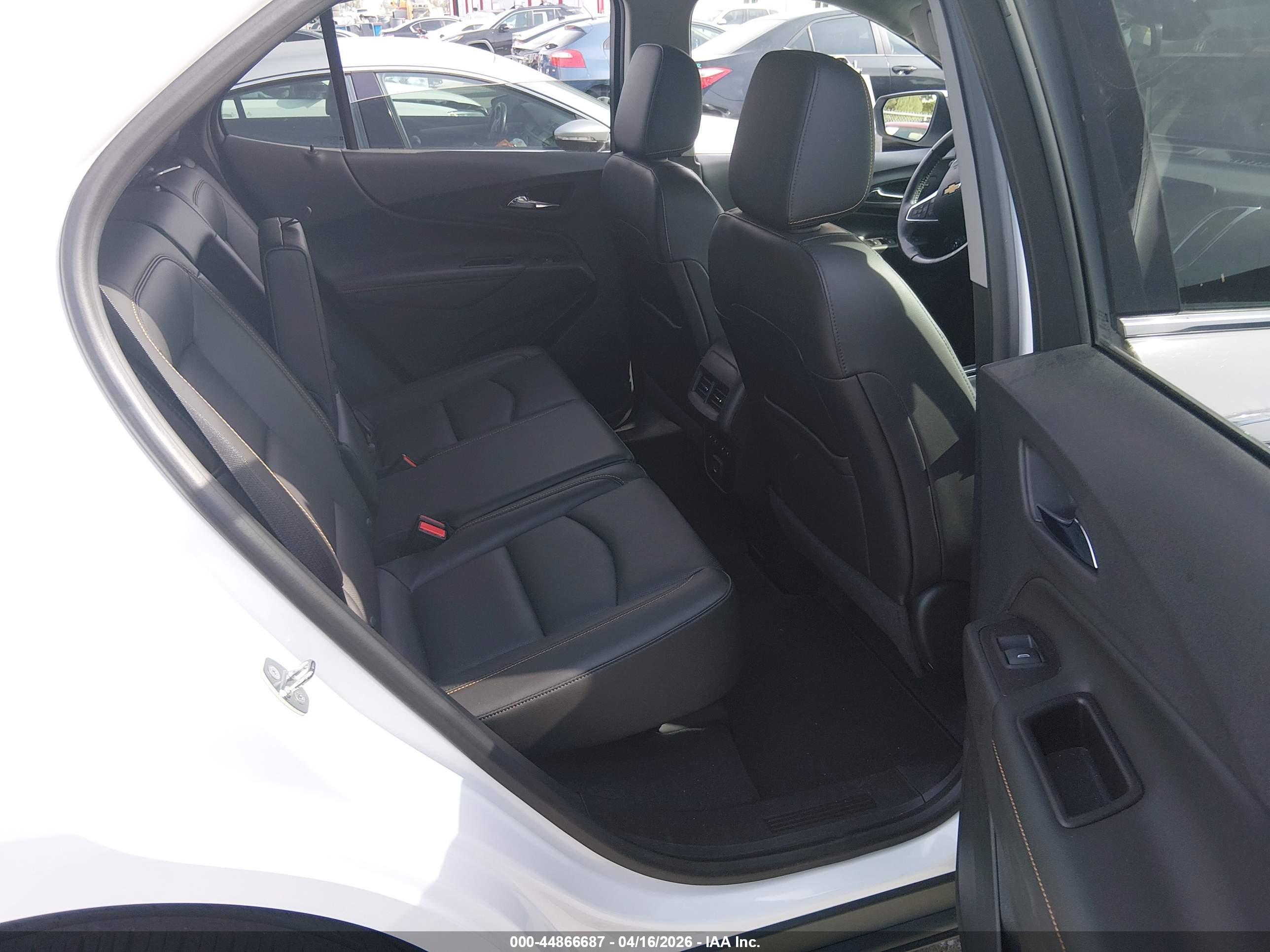 CHEVROLET EQUINOX image 8