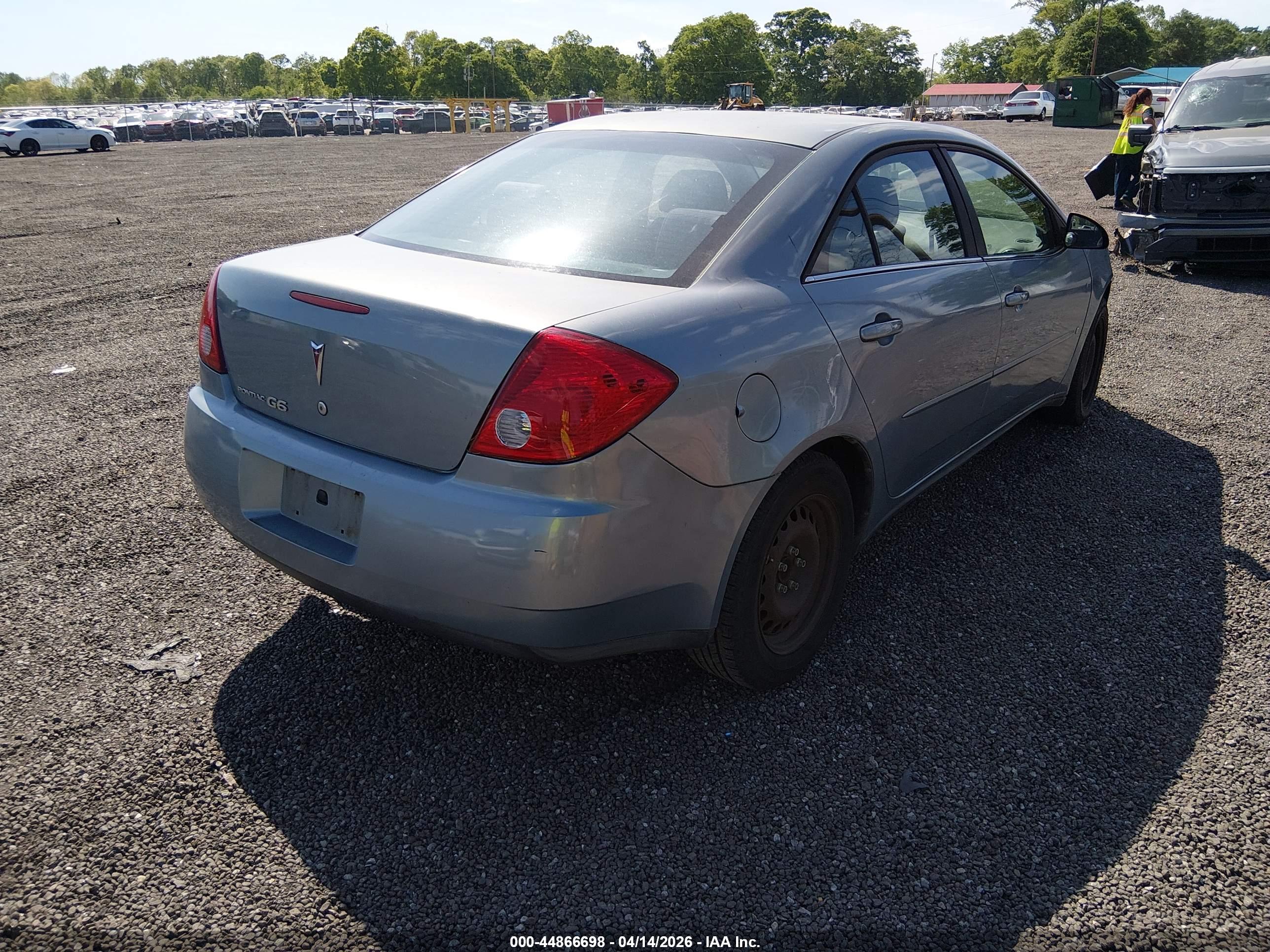 PONTIAC G6 image 4