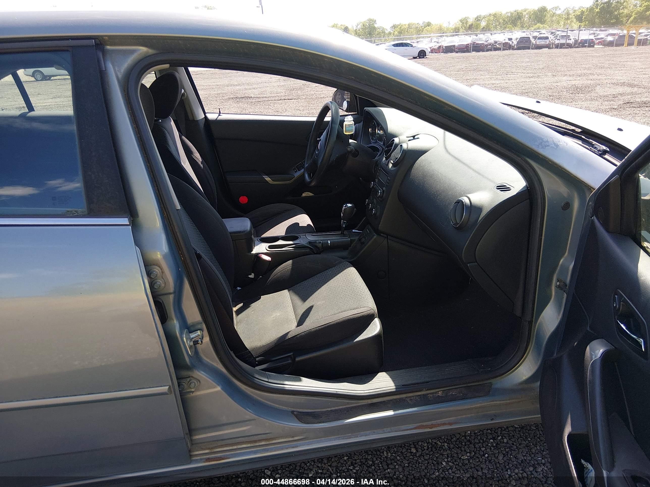 PONTIAC G6 image 5
