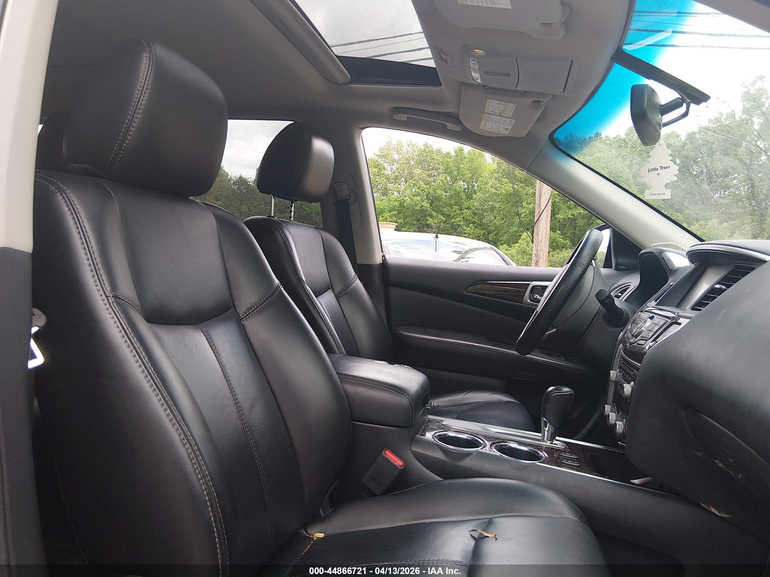 NISSAN PATHFINDER image 5