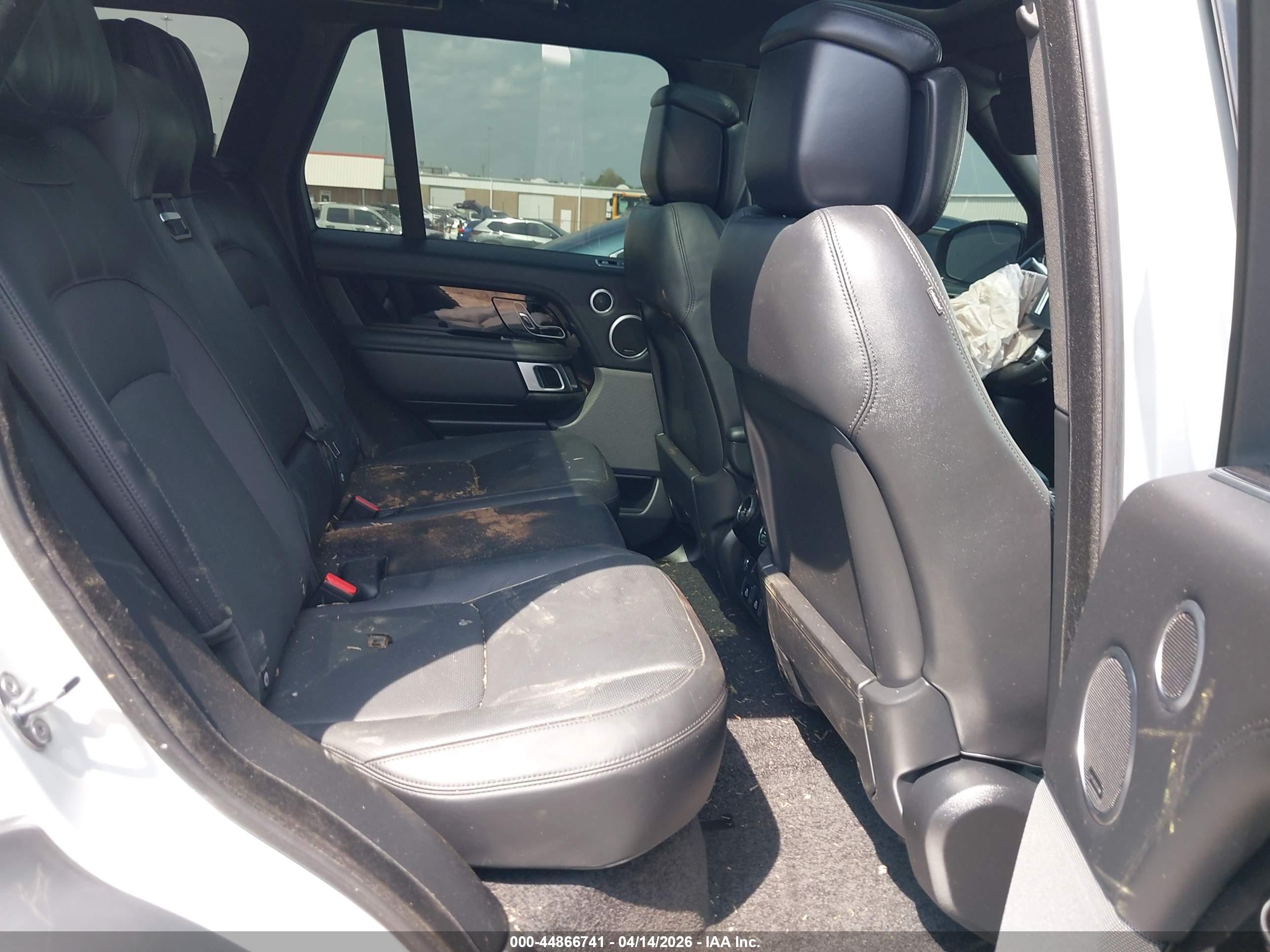 LAND ROVER image 8