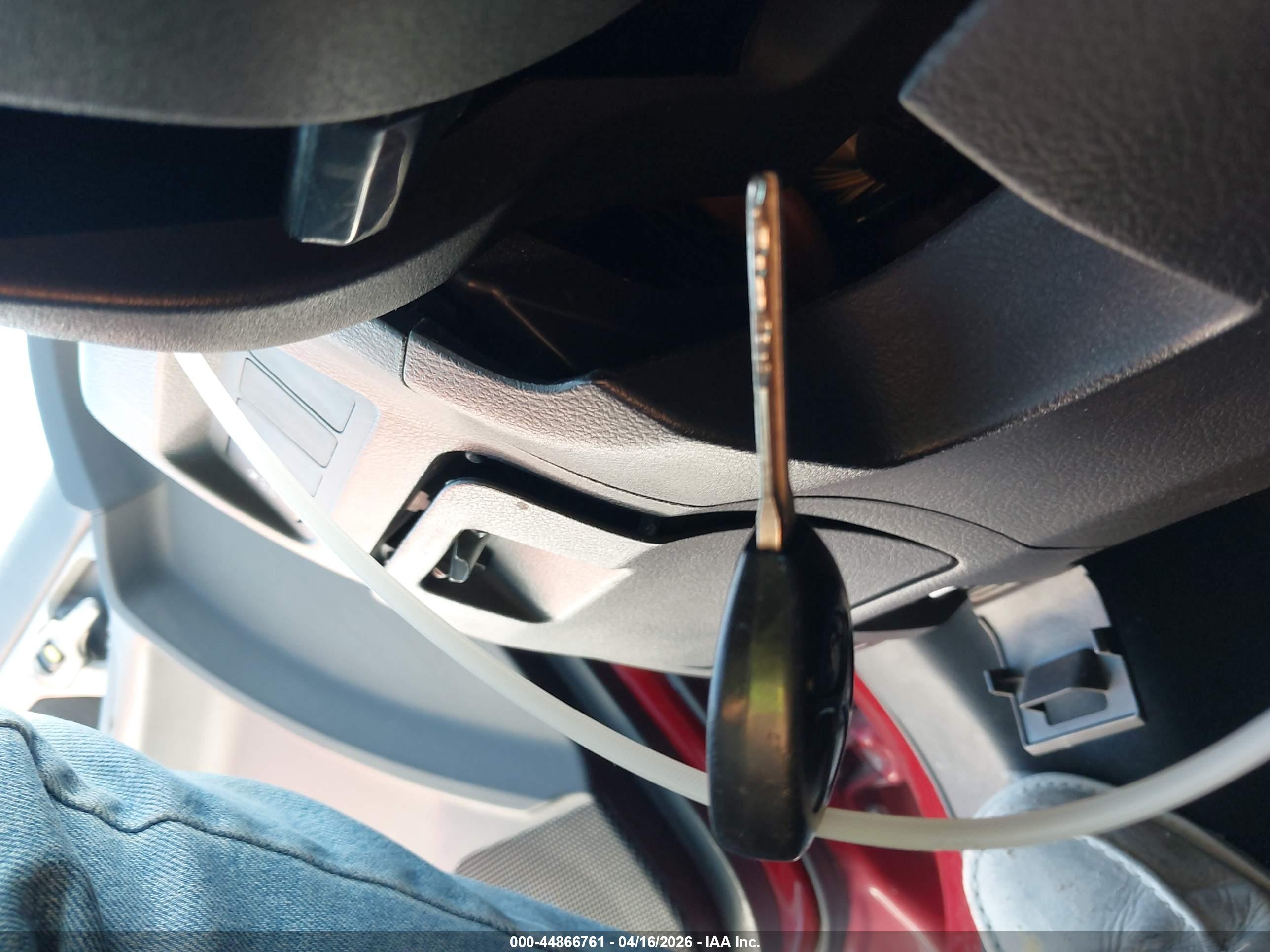 PONTIAC VIBE image 11