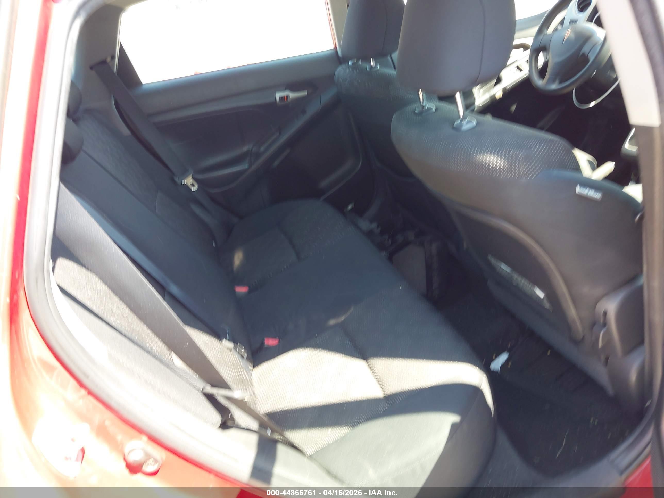 PONTIAC VIBE image 8