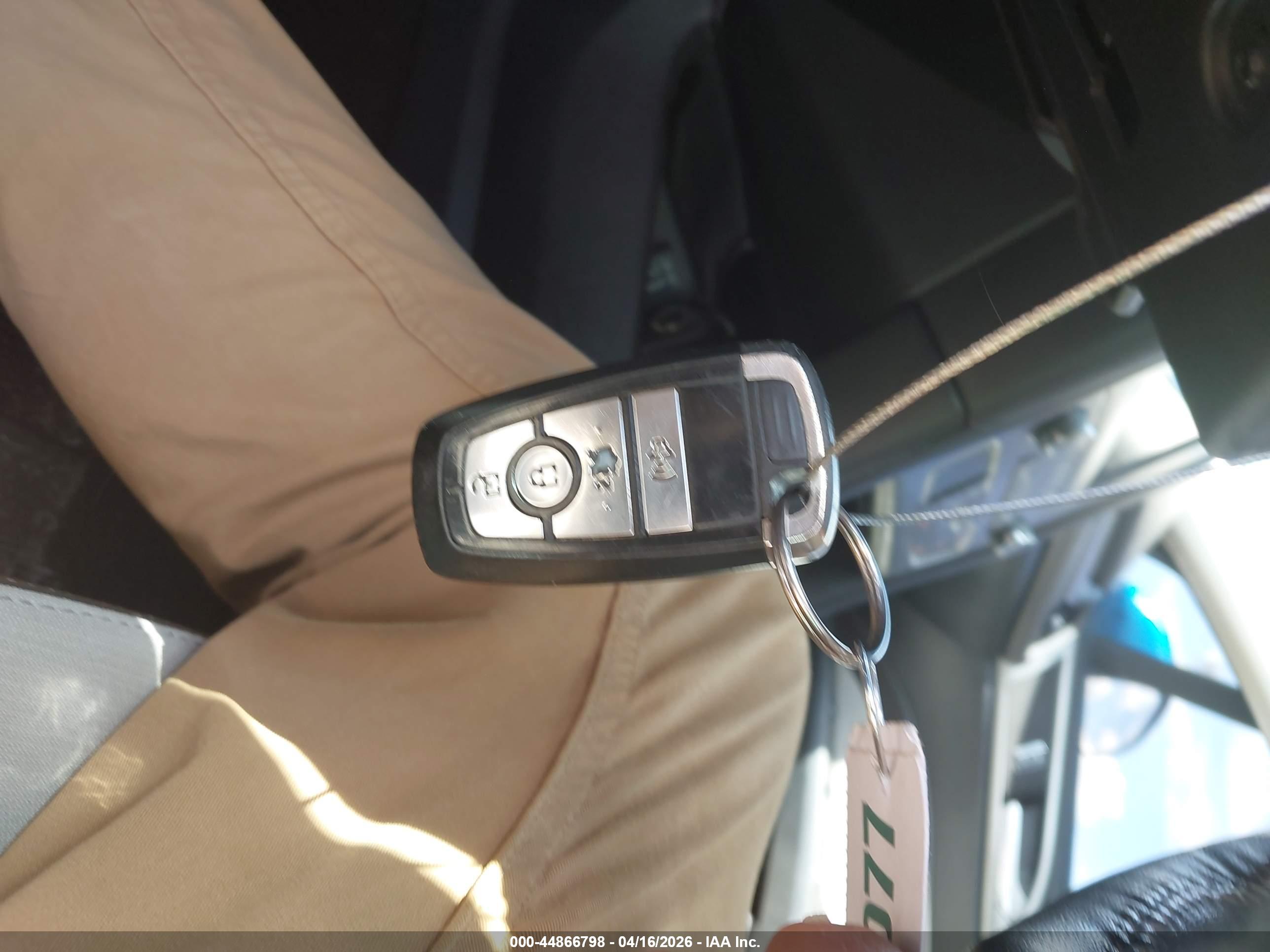 FORD FUSION image 11