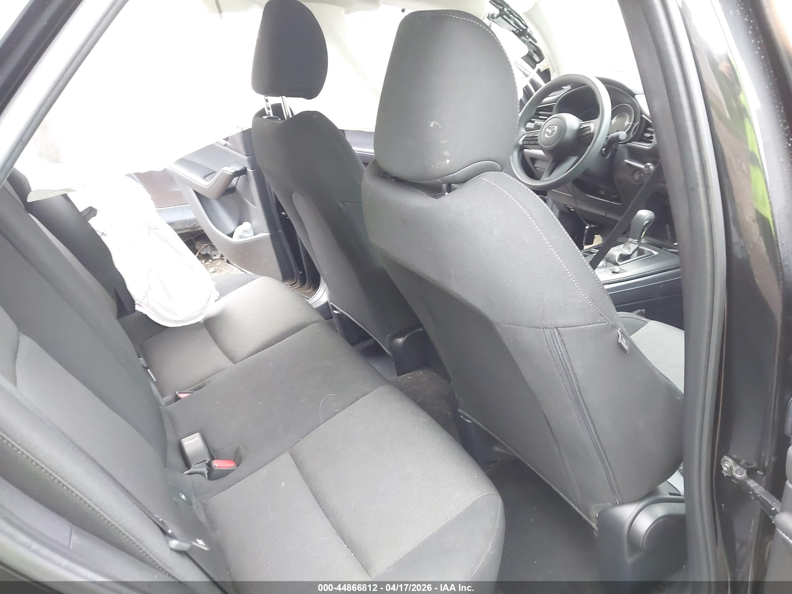 MAZDA CX-30 image 8