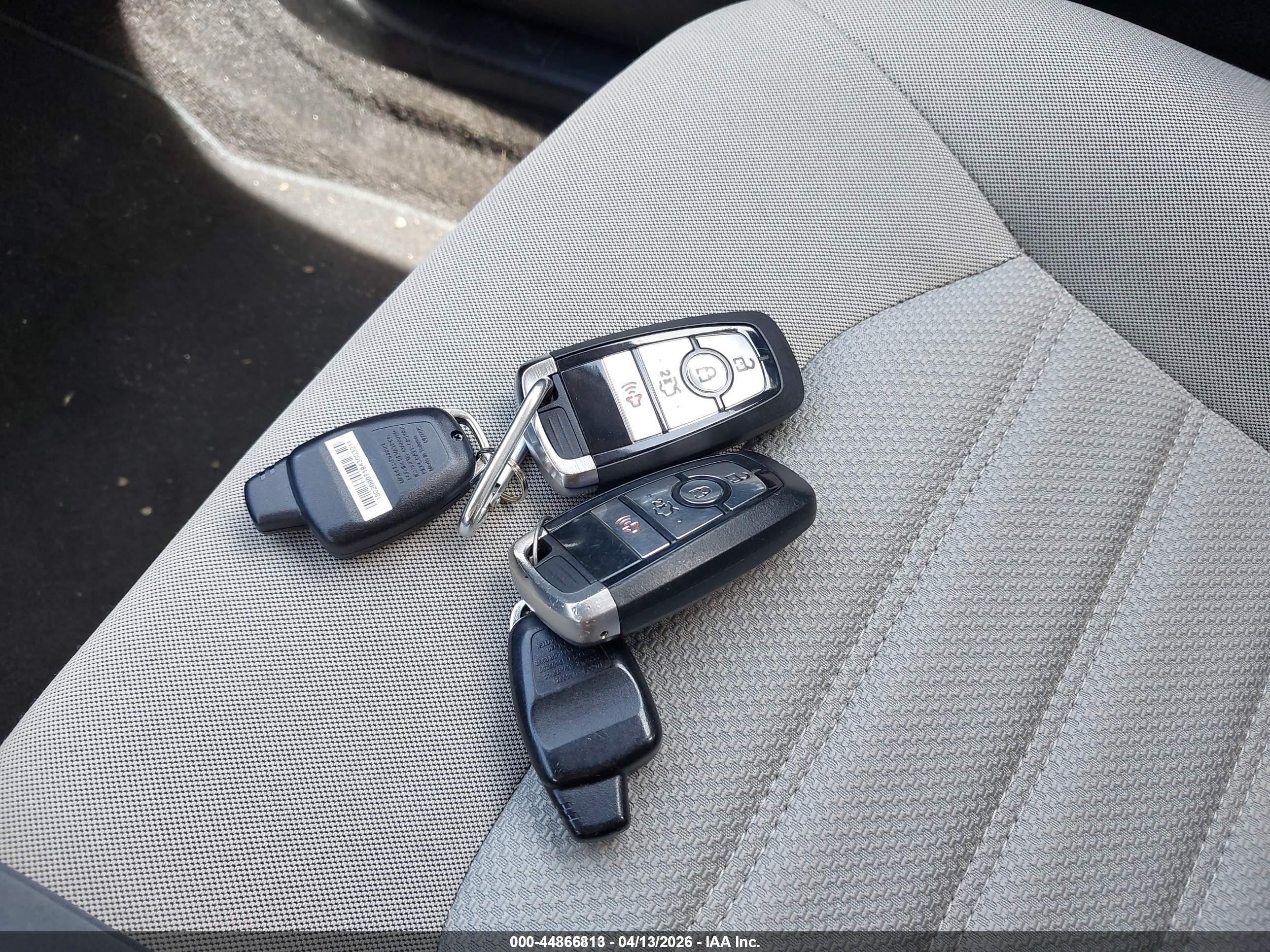FORD FUSION image 11