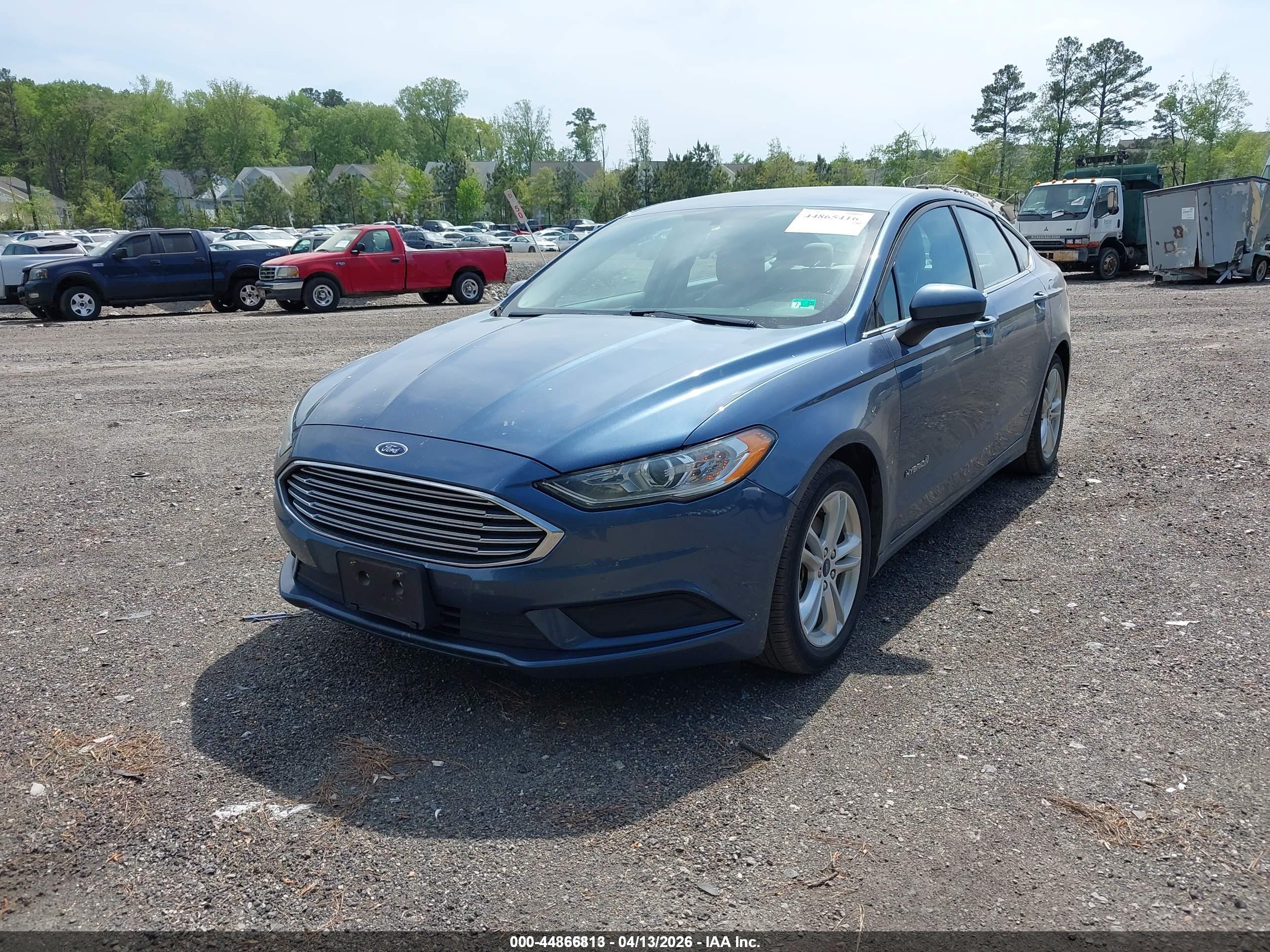 FORD FUSION image 2