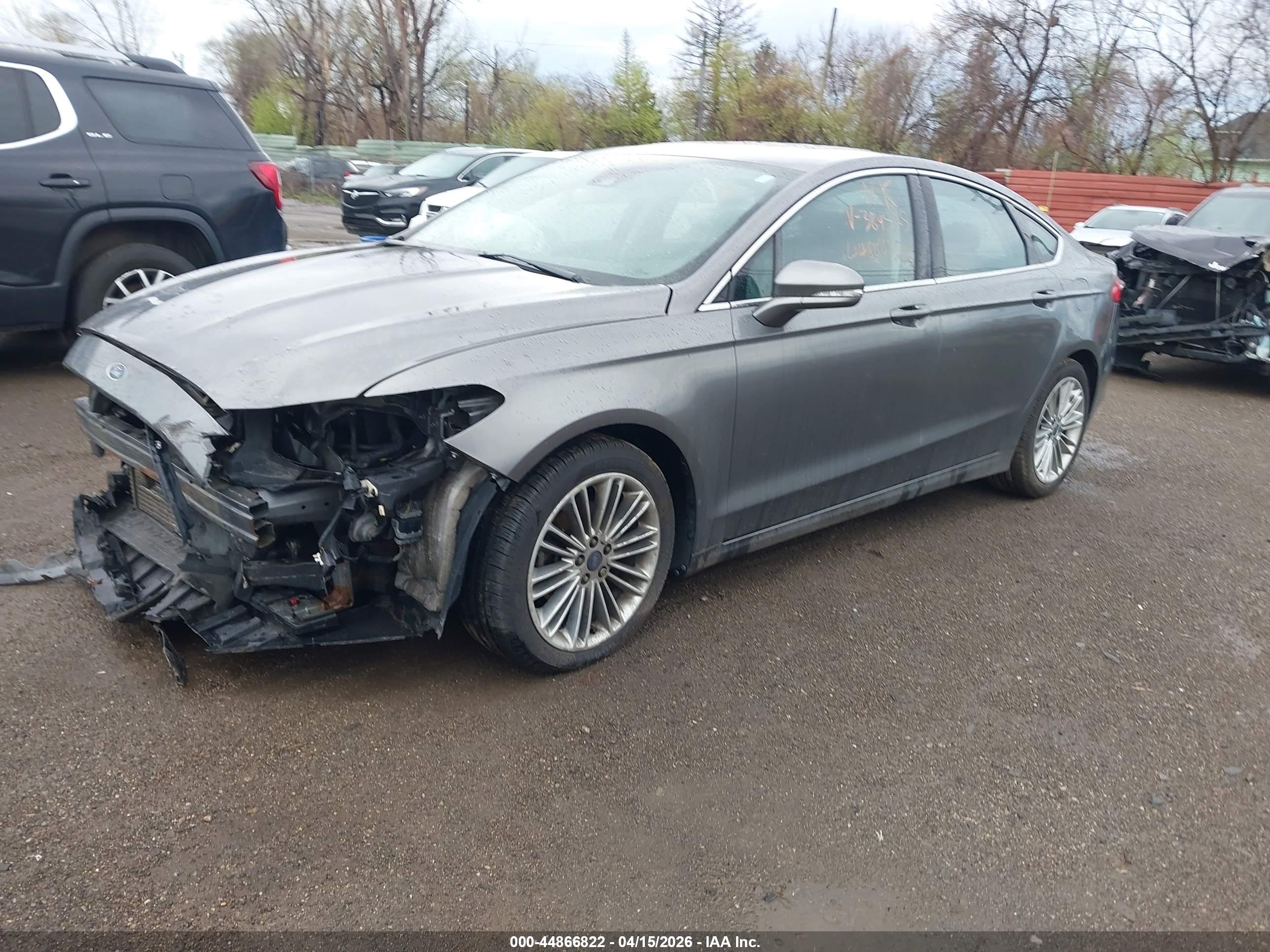 FORD FUSION image 2