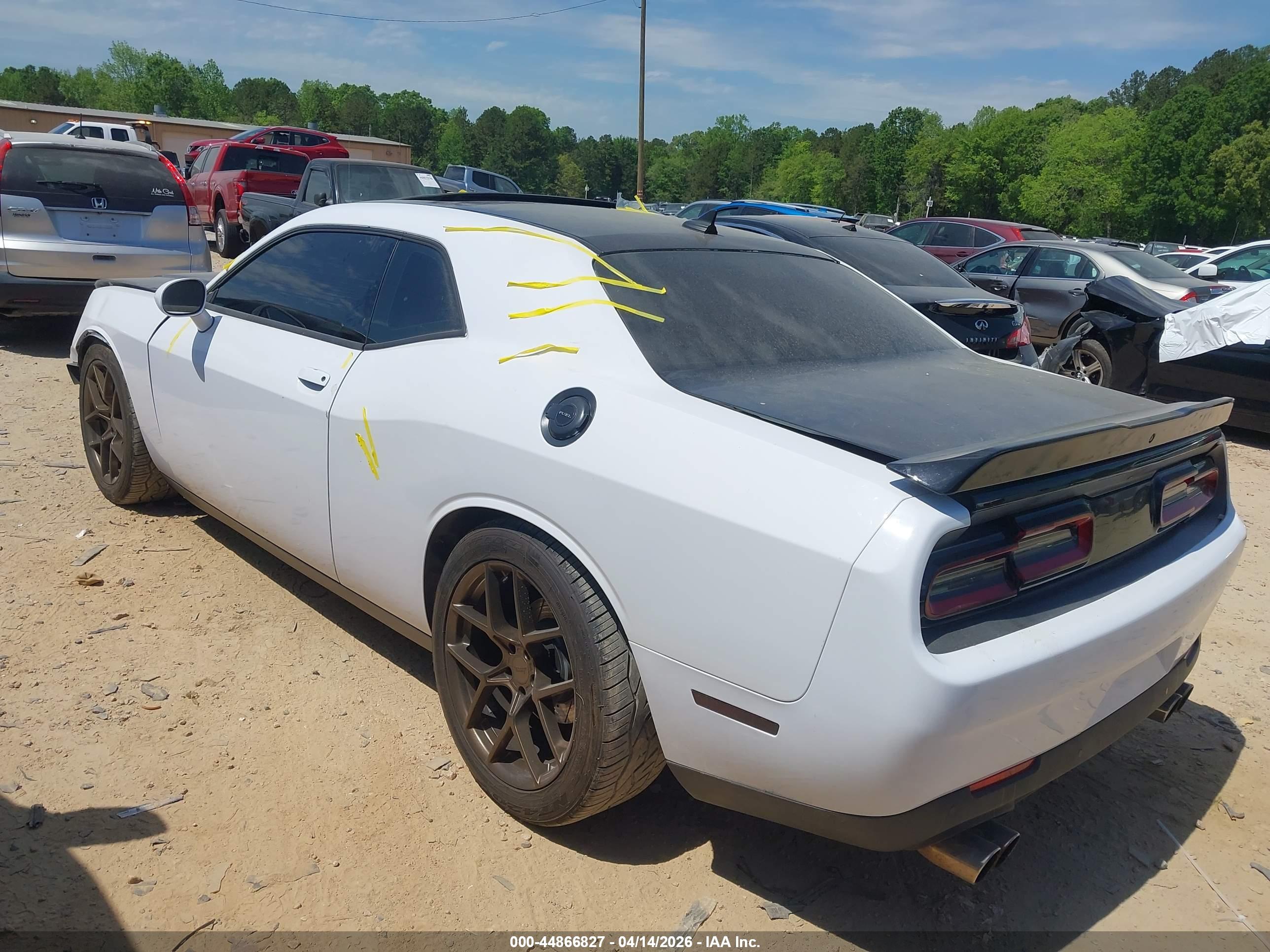 DODGE CHALLENGER image 3
