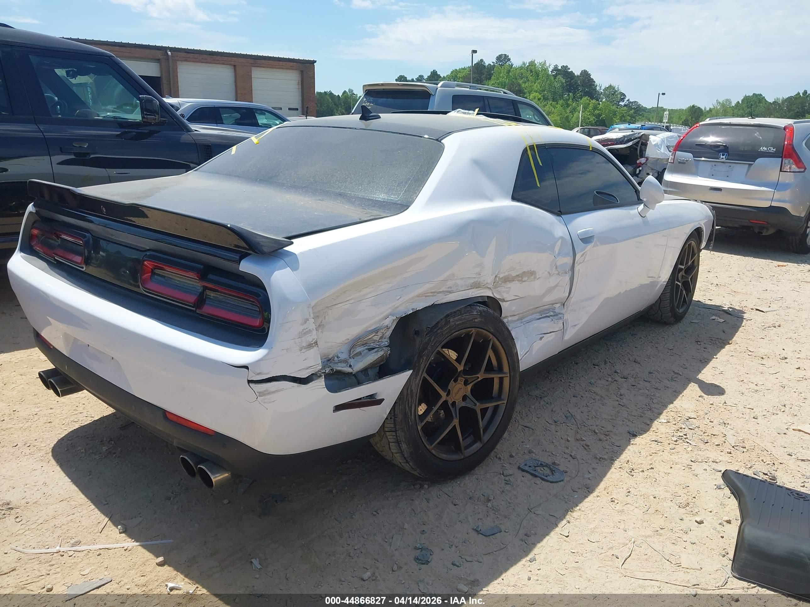 DODGE CHALLENGER image 4