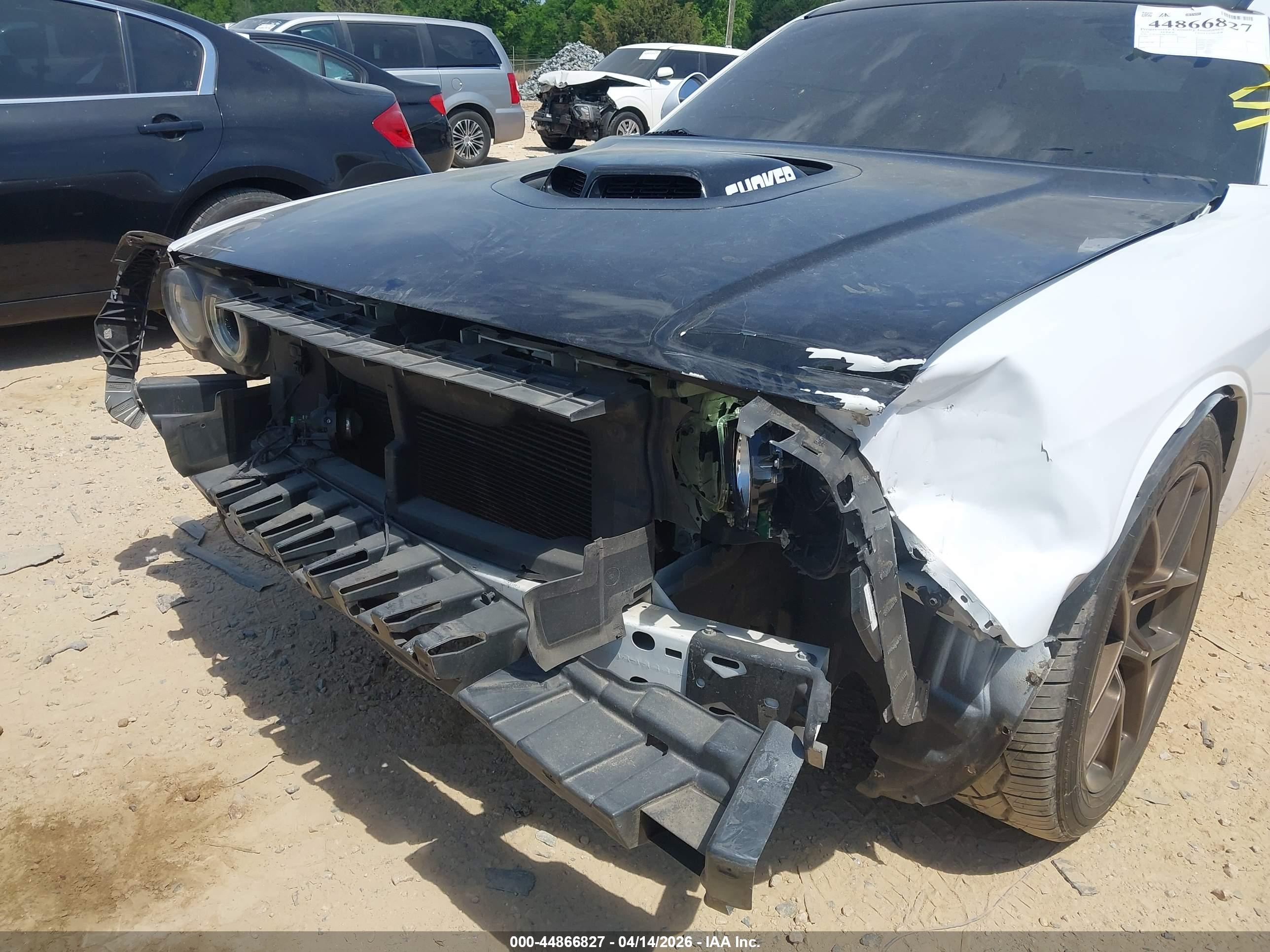 DODGE CHALLENGER image 6
