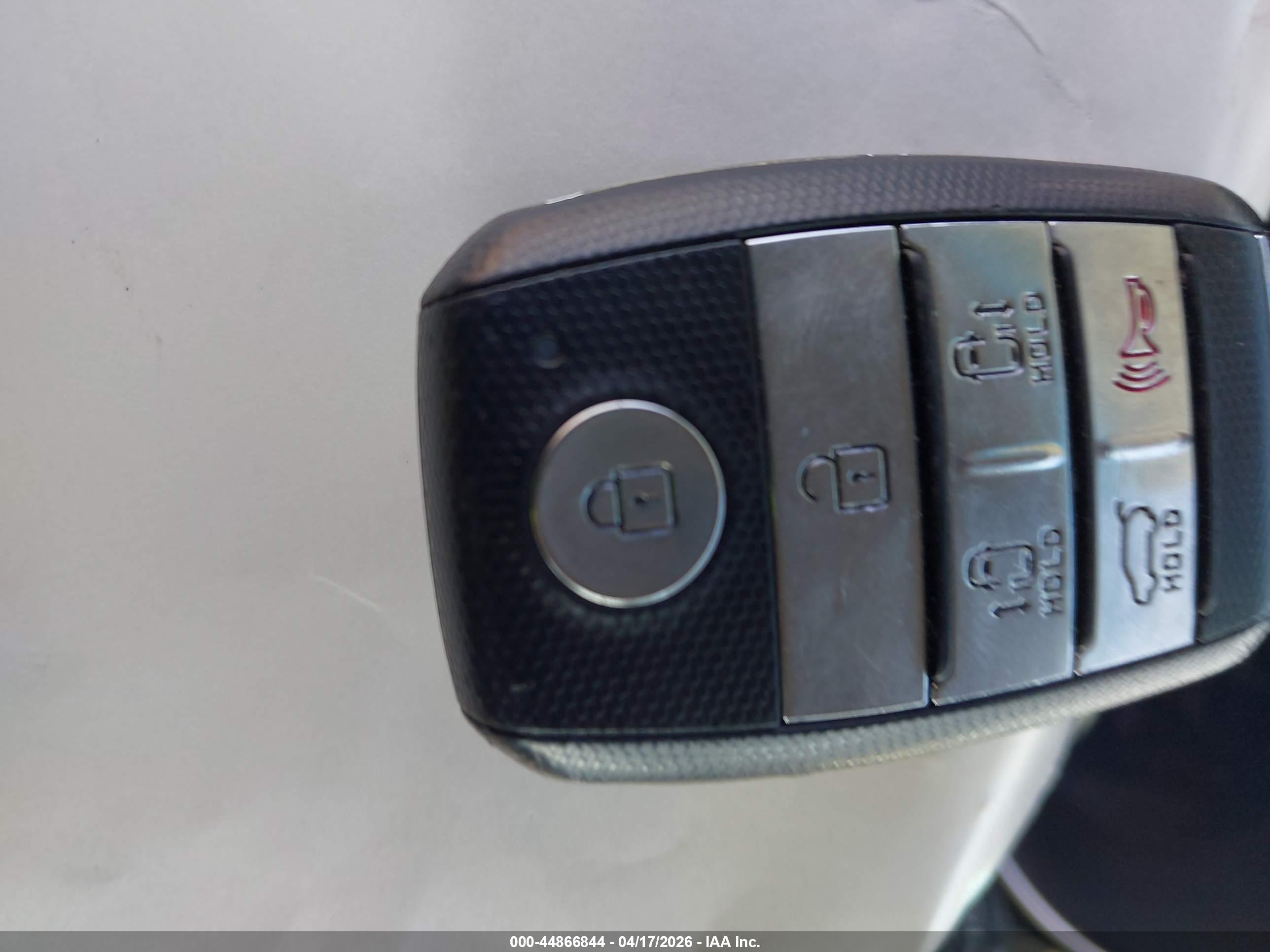 KIA SEDONA image 11