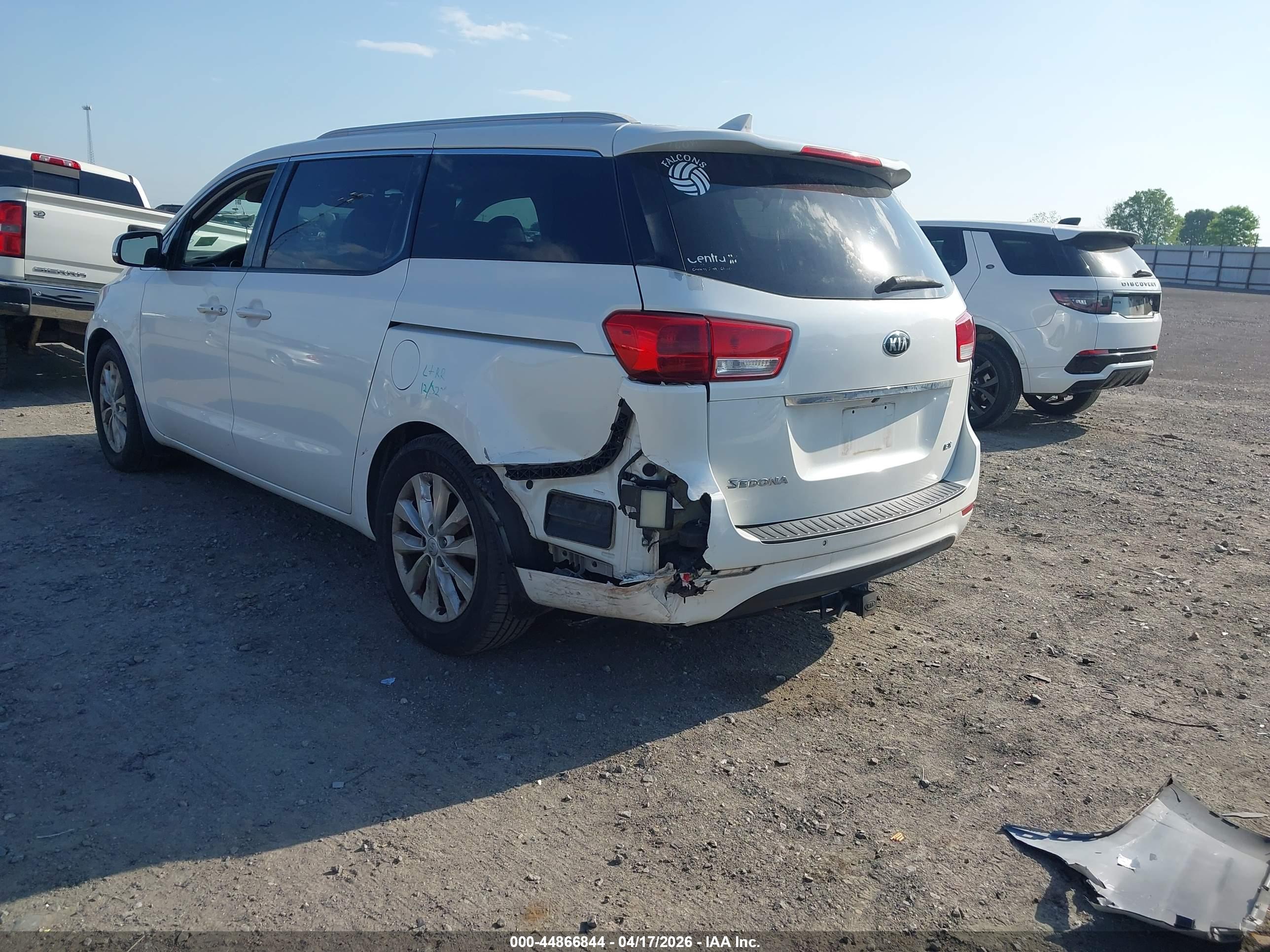 KIA SEDONA image 3