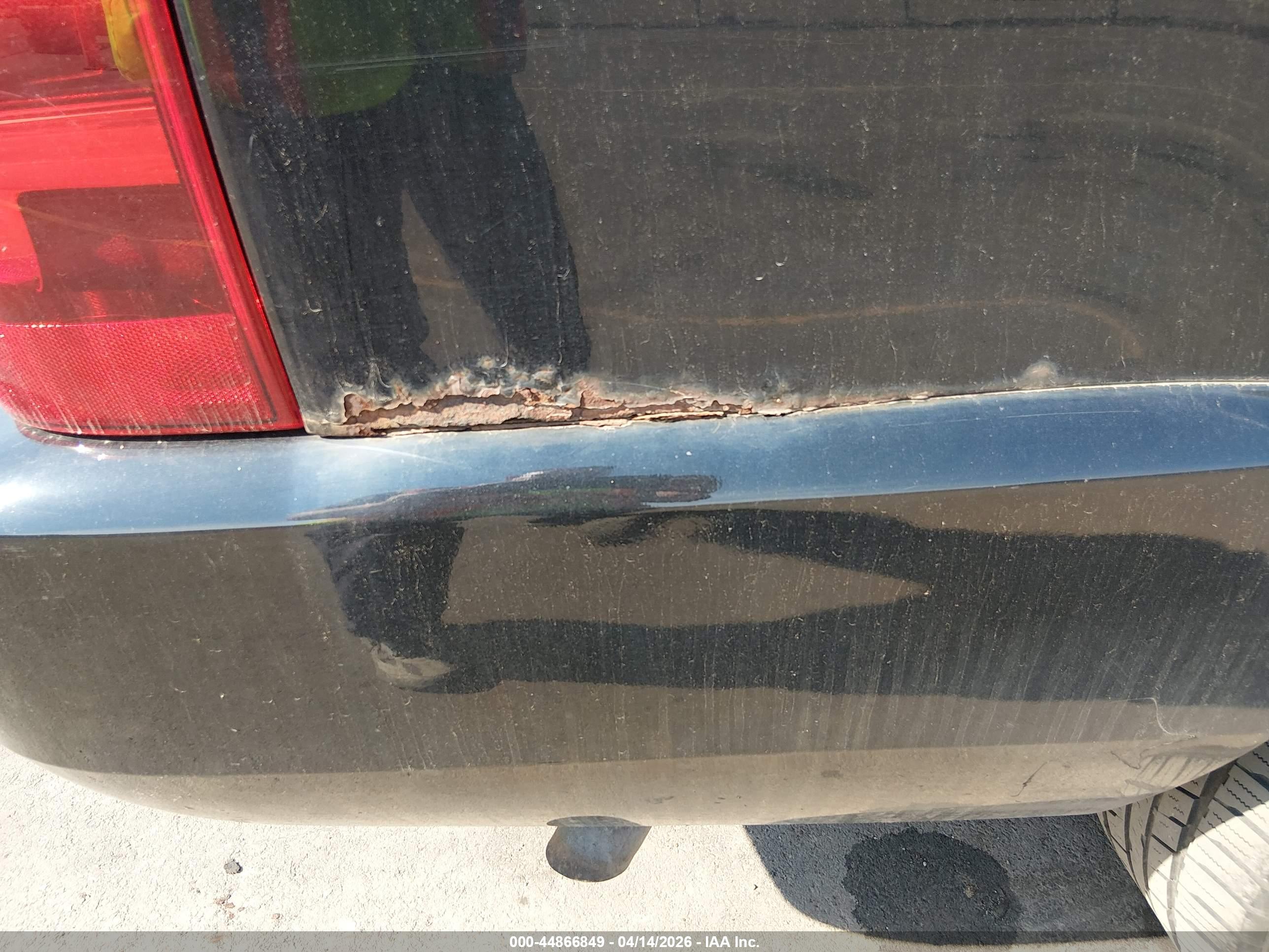 CHEVROLET SUBURBAN image 6