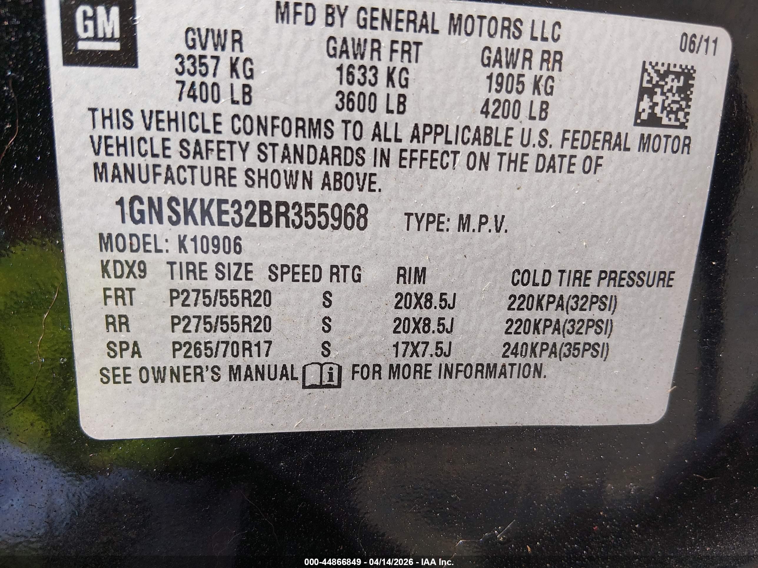 CHEVROLET SUBURBAN image 9