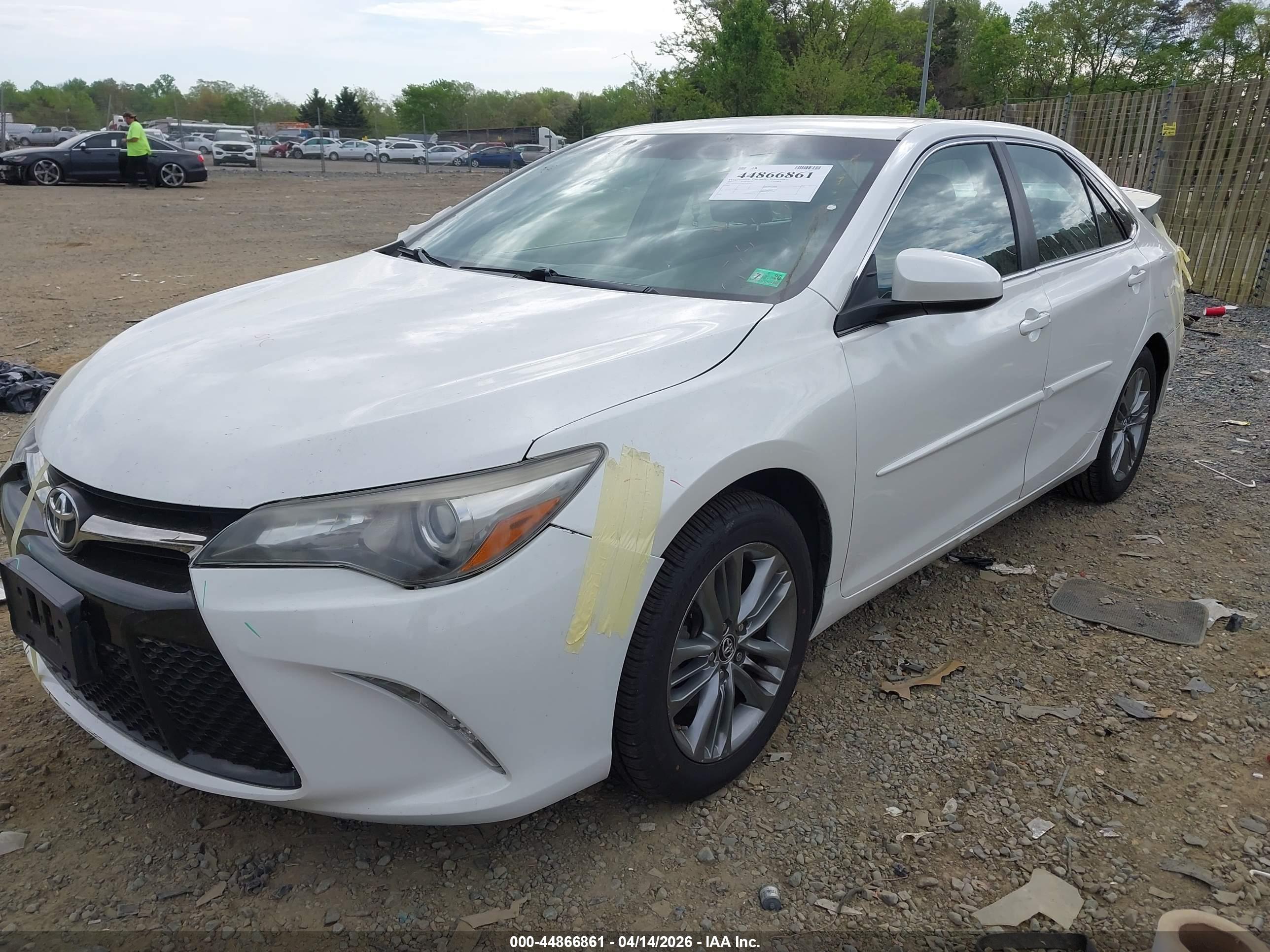 TOYOTA CAMRY image 2
