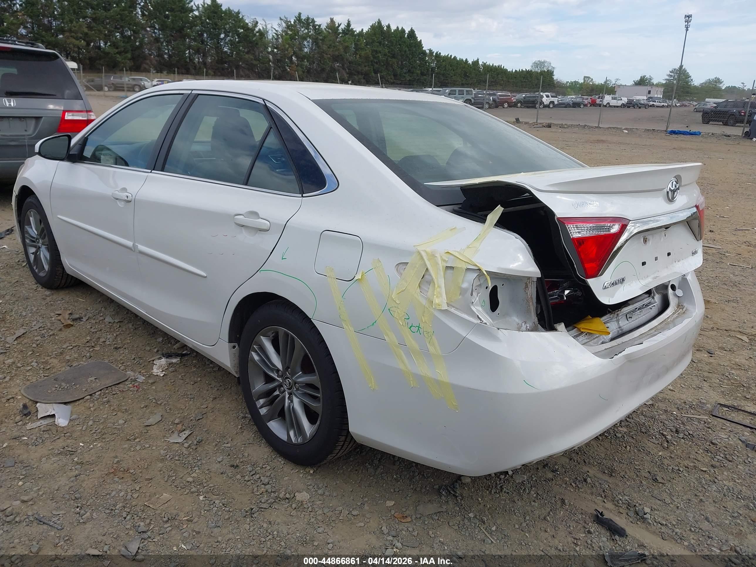 TOYOTA CAMRY image 3