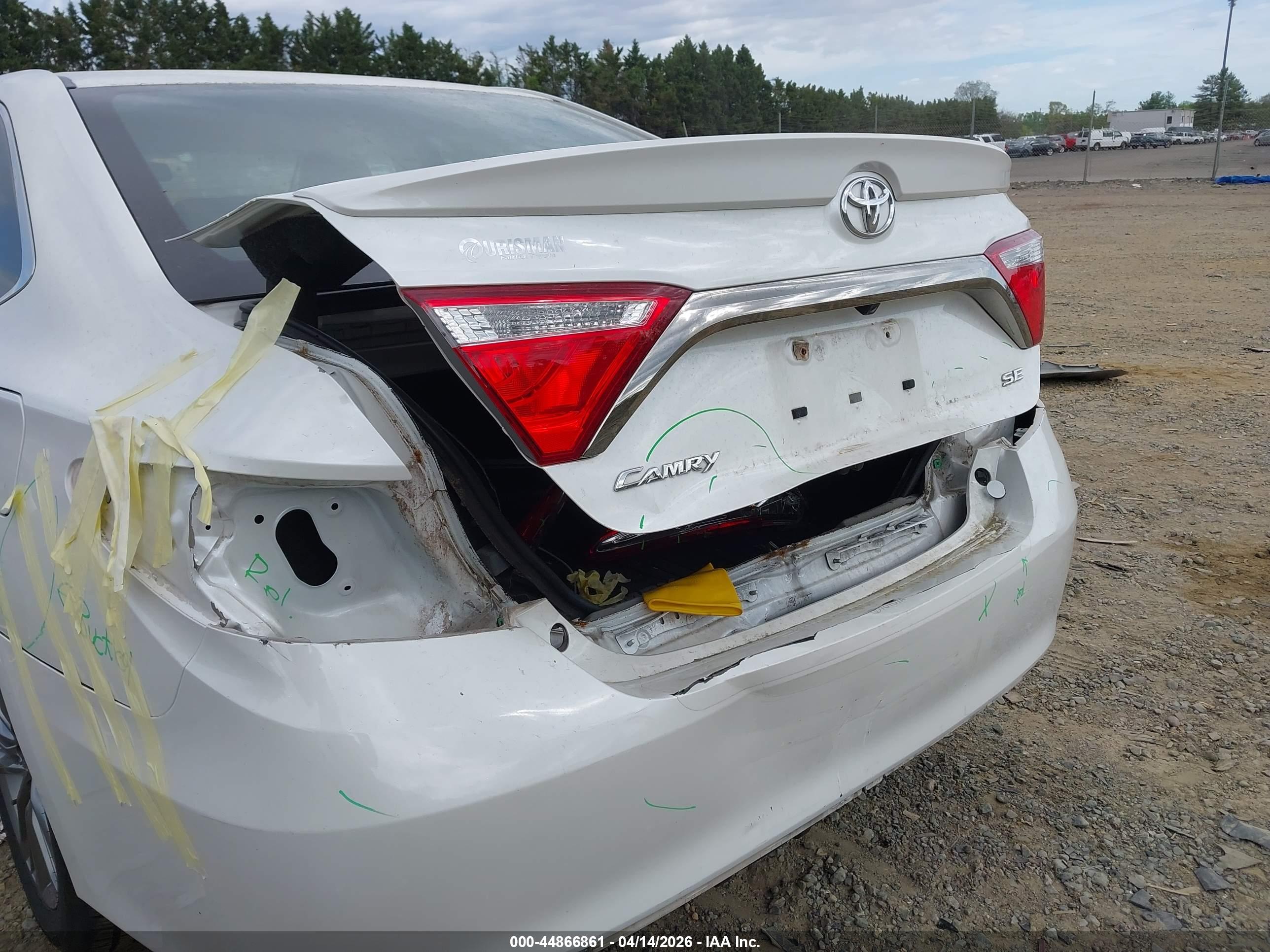 TOYOTA CAMRY image 6