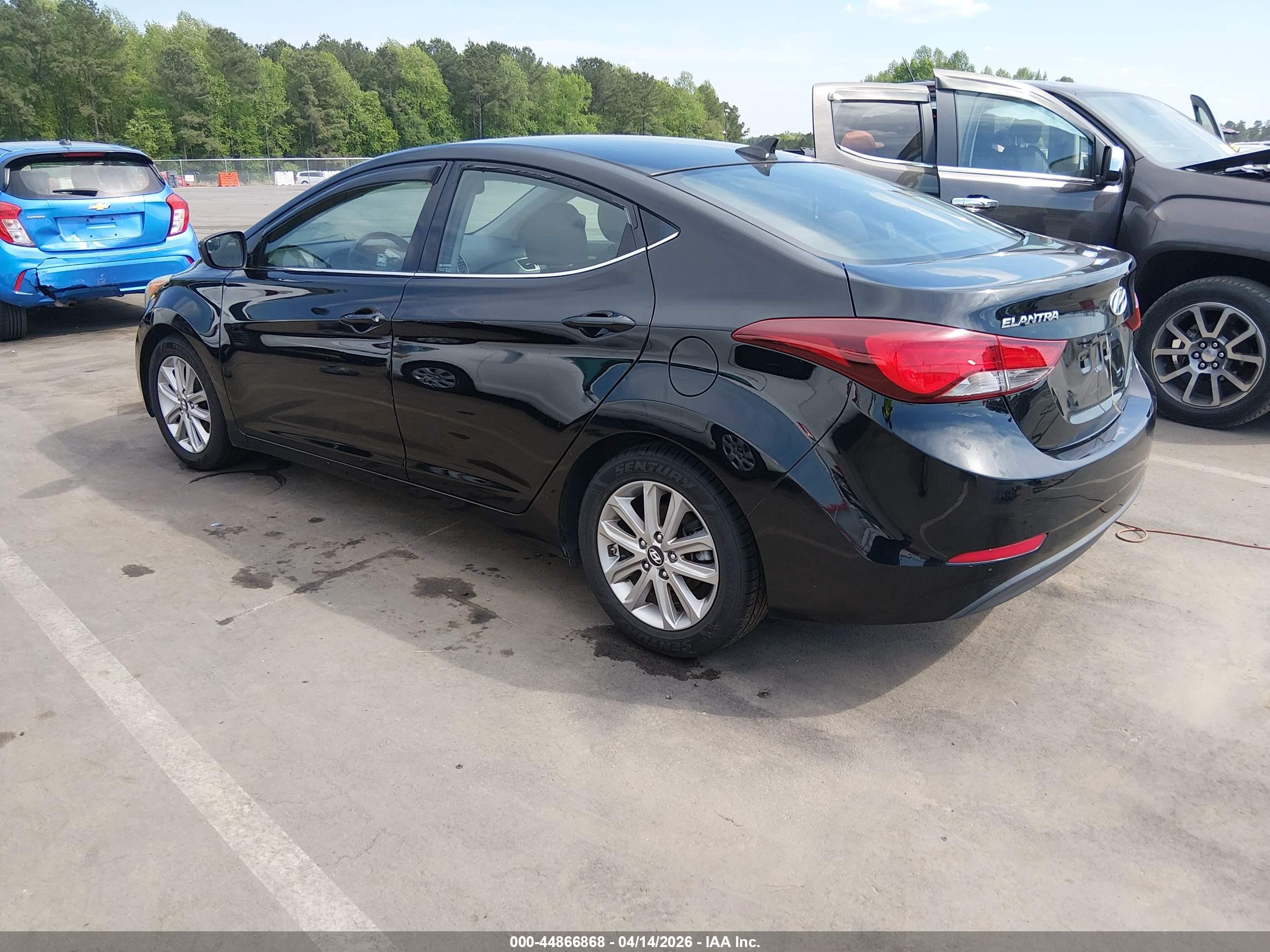 HYUNDAI ELANTRA image 3