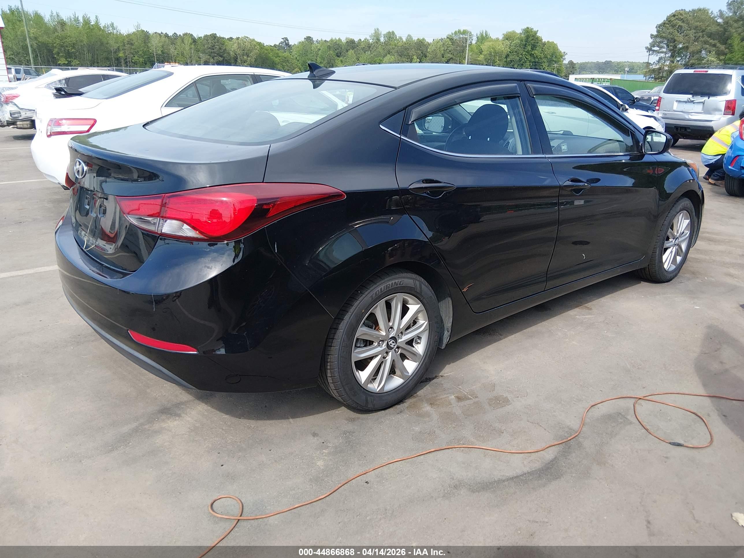 HYUNDAI ELANTRA image 4
