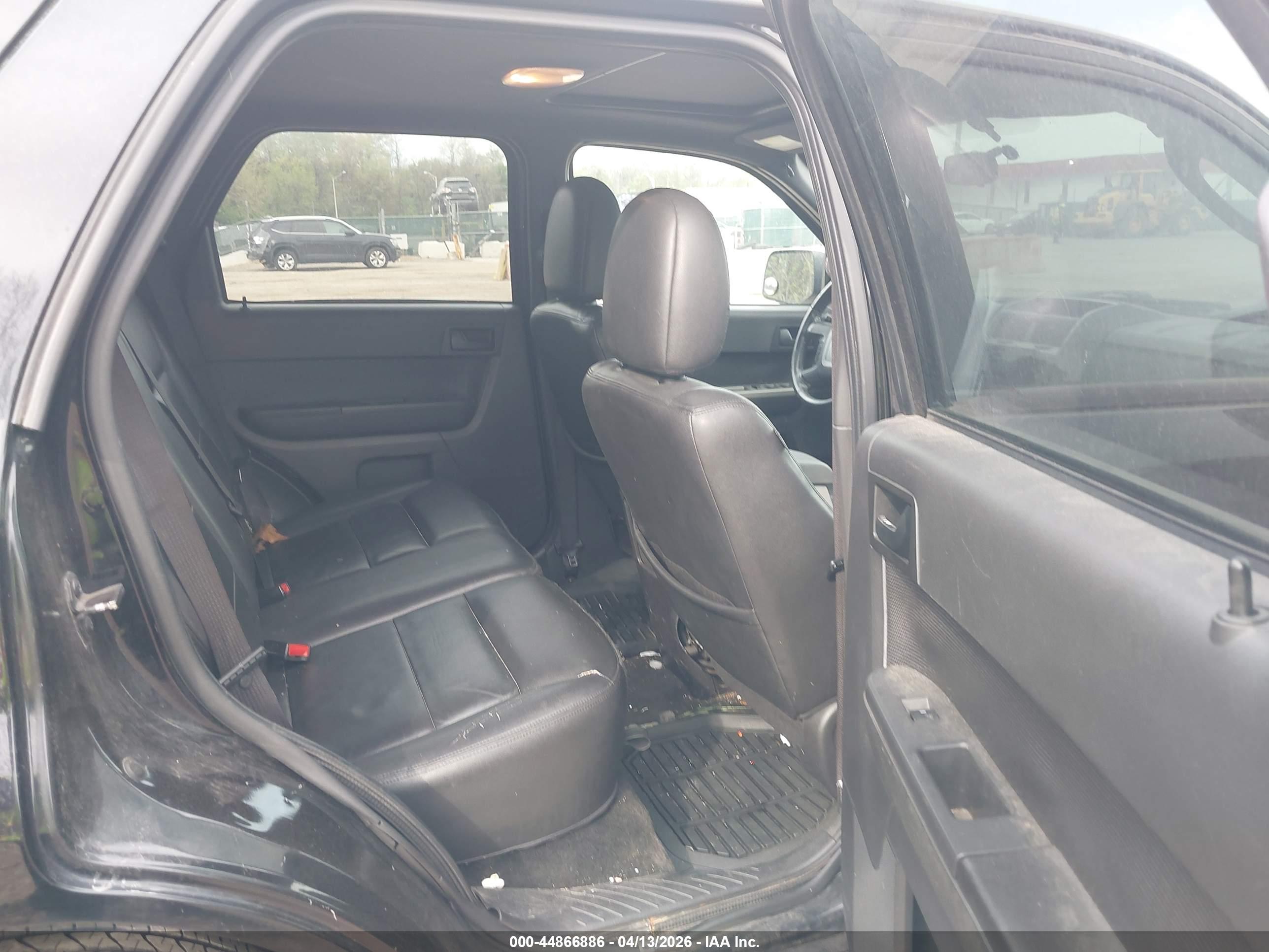 FORD ESCAPE image 8