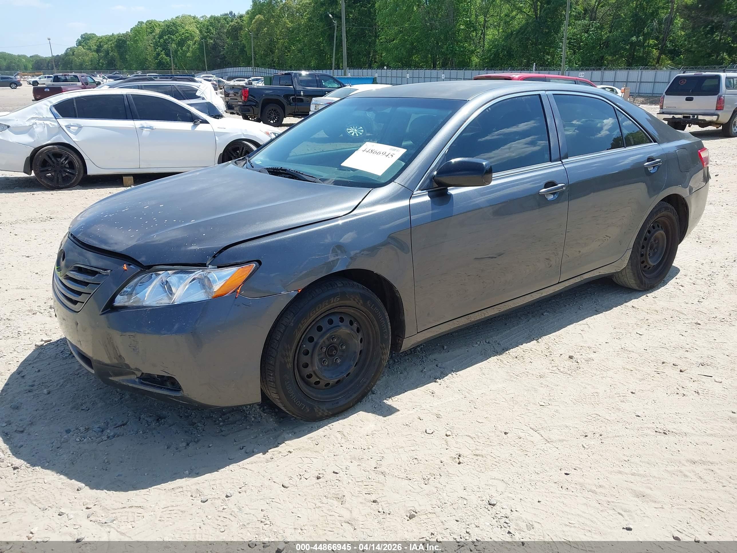 TOYOTA CAMRY image 2
