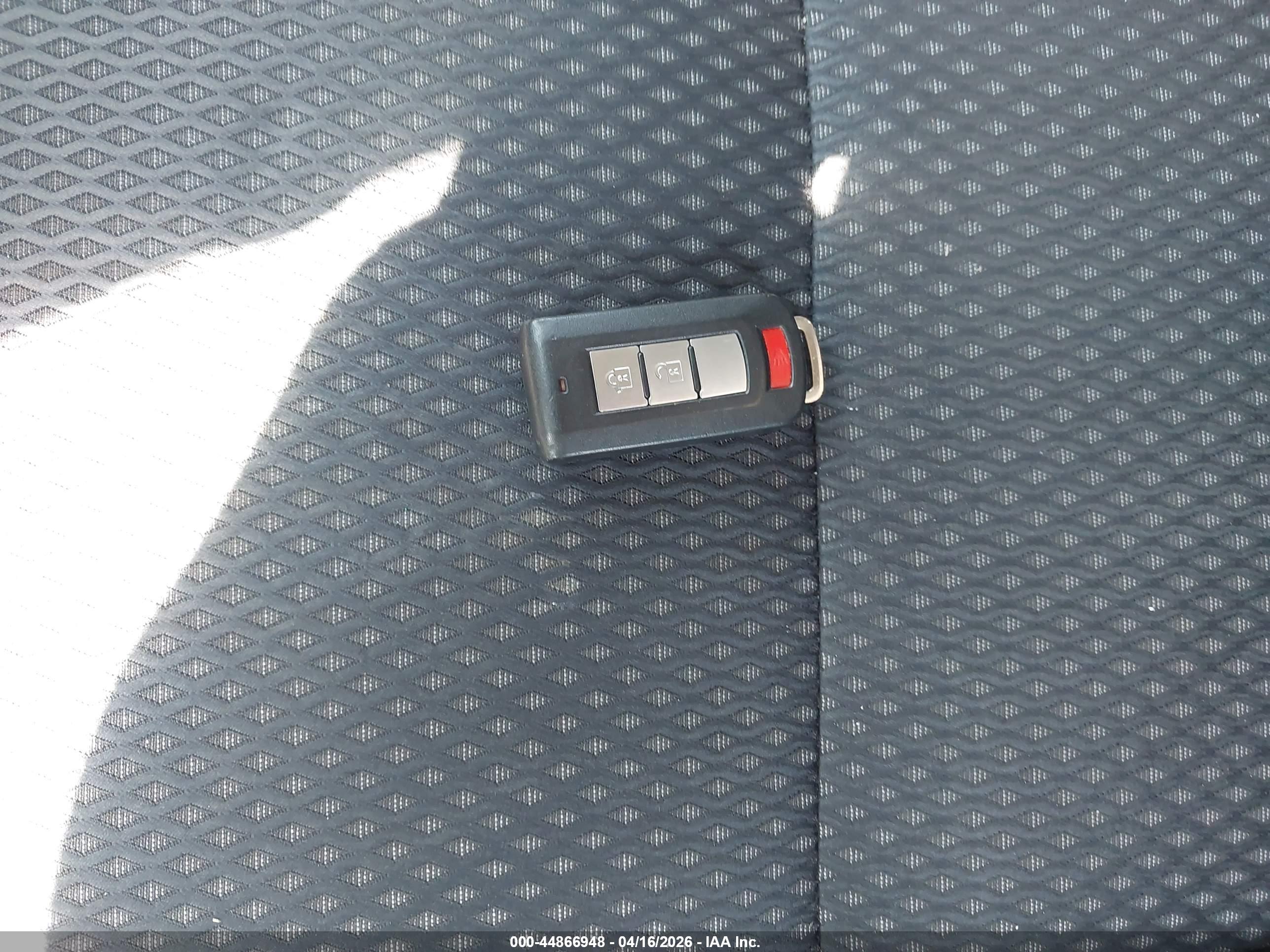 MITSUBISHI OUTLANDER image 11