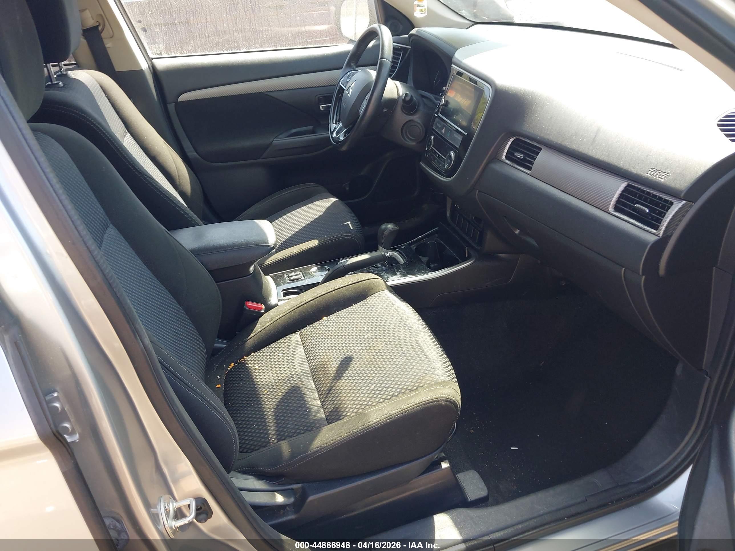 MITSUBISHI OUTLANDER image 5