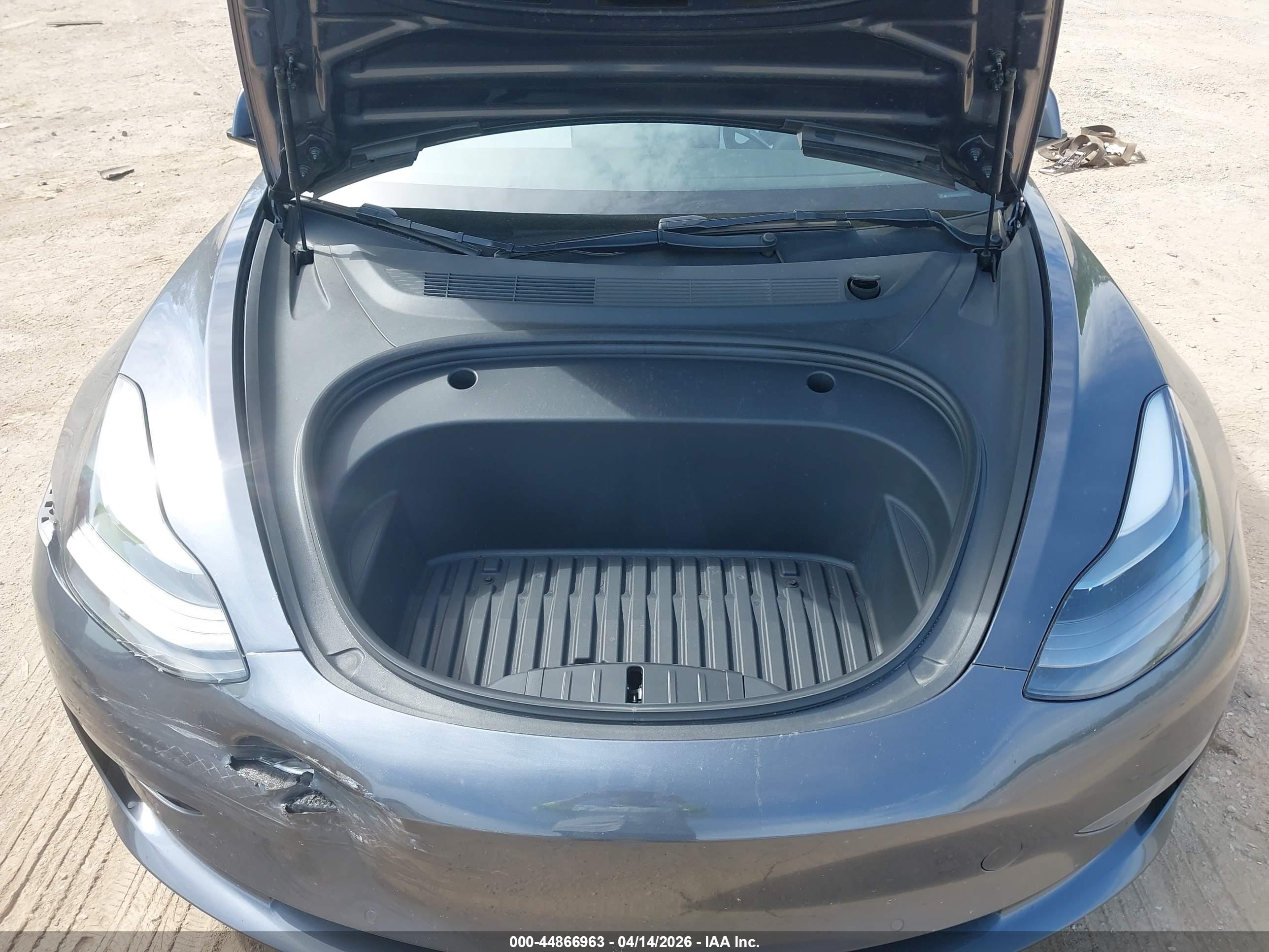 TESLA MODEL image 10