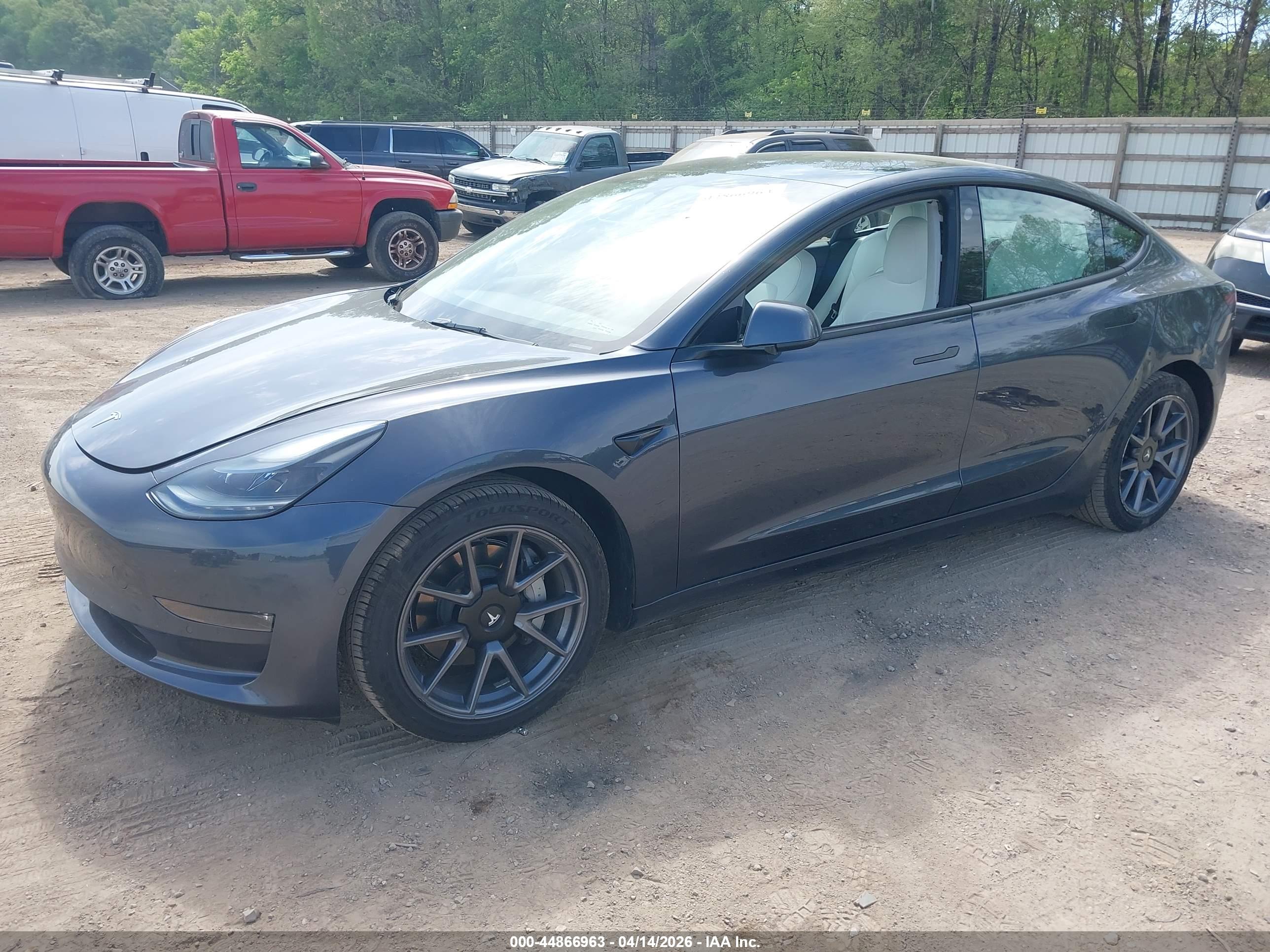 TESLA MODEL image 2