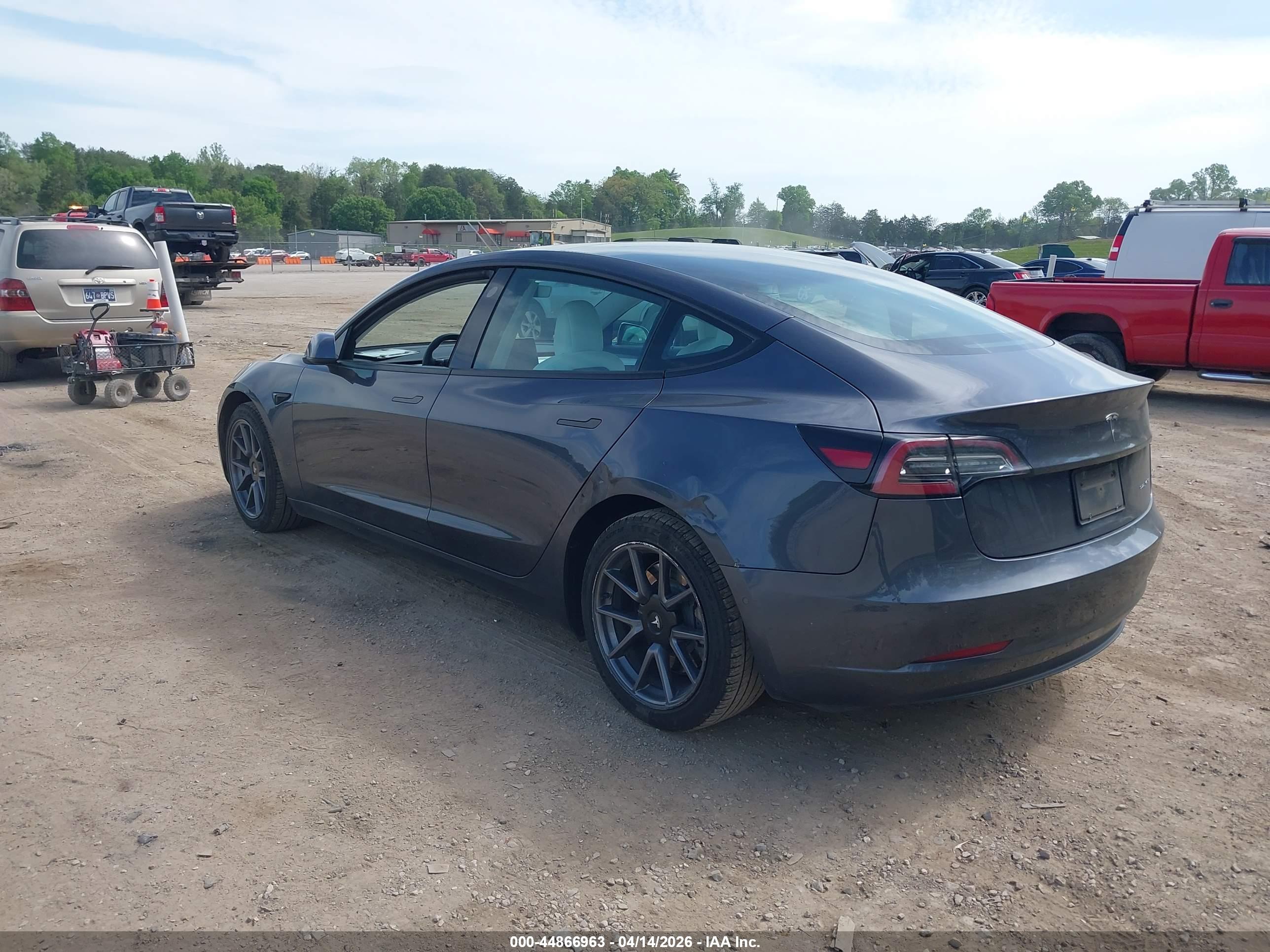 TESLA MODEL image 3