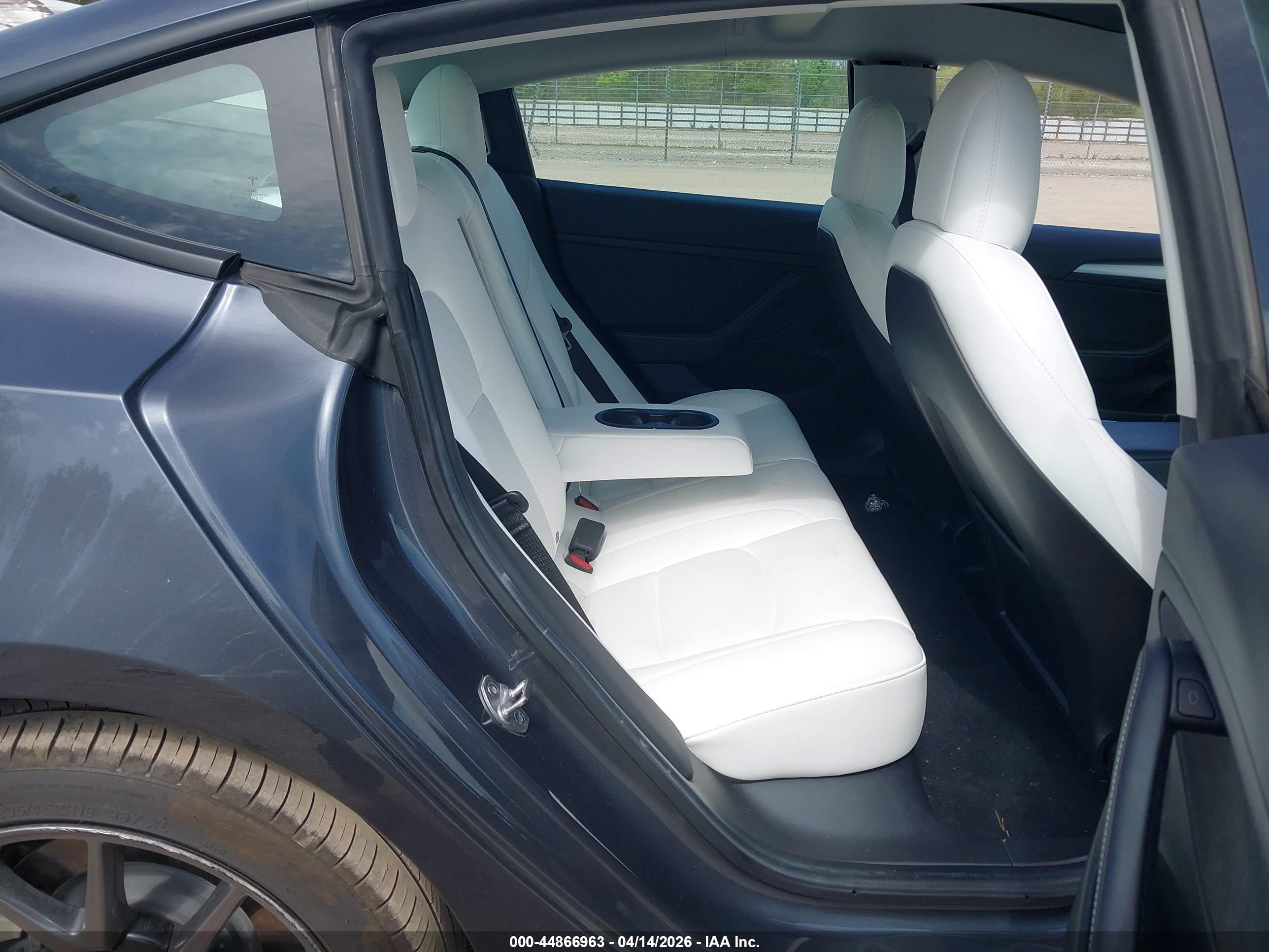 TESLA MODEL image 8