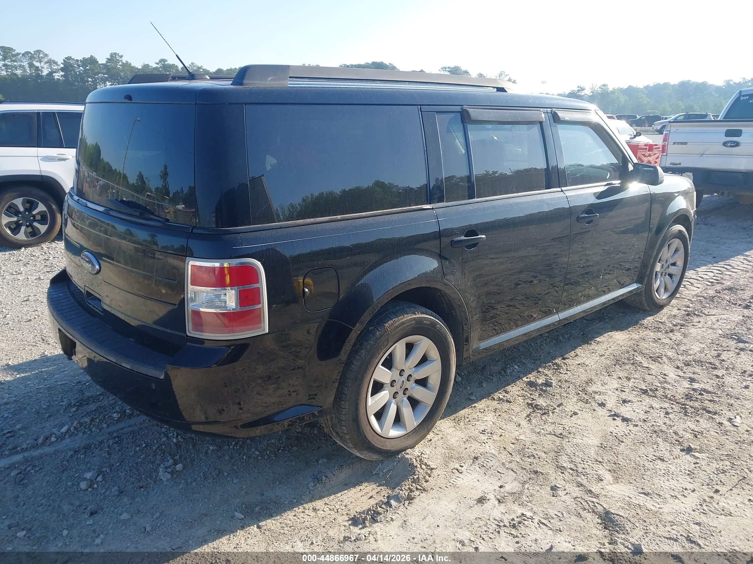 FORD FLEX image 4
