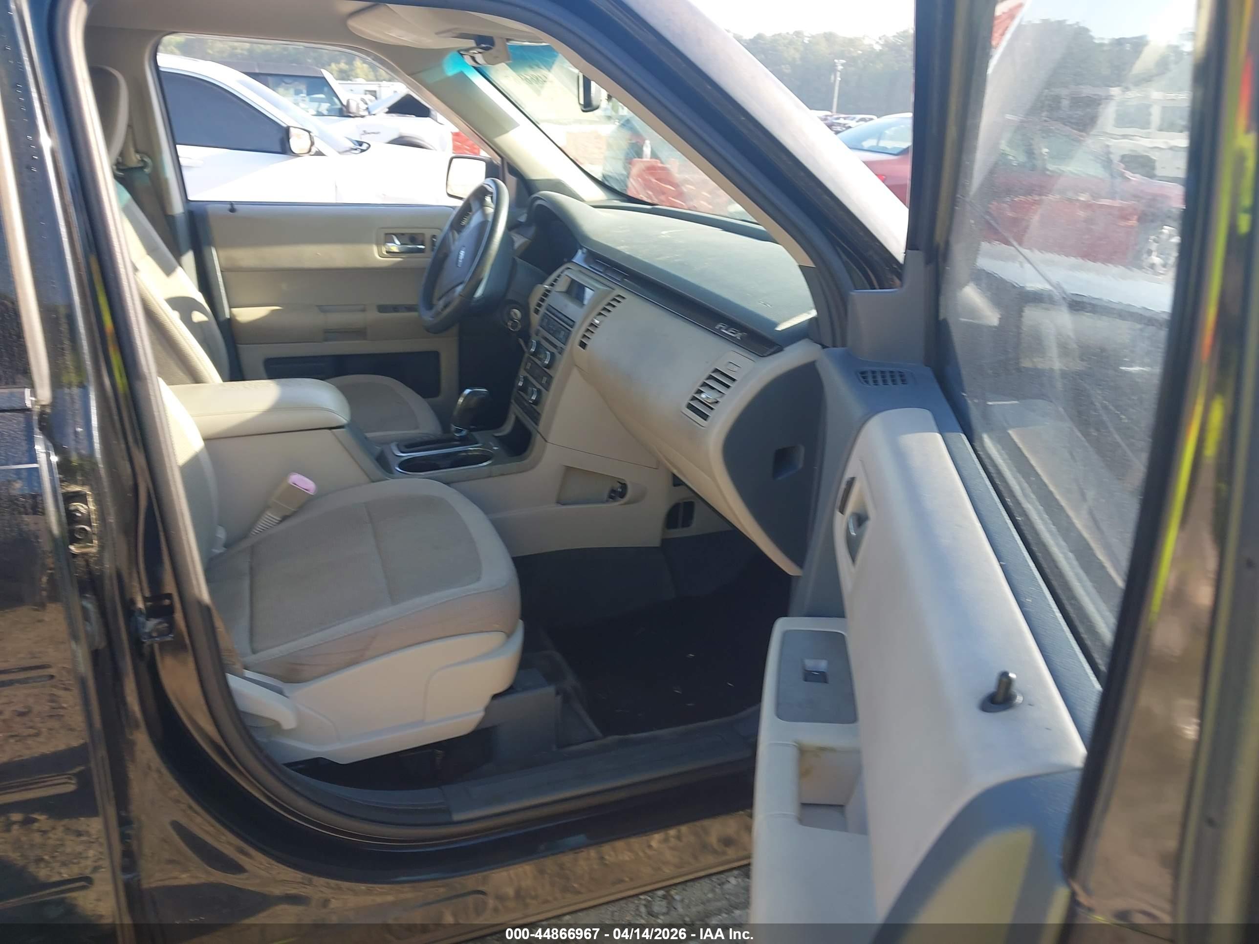 FORD FLEX image 5