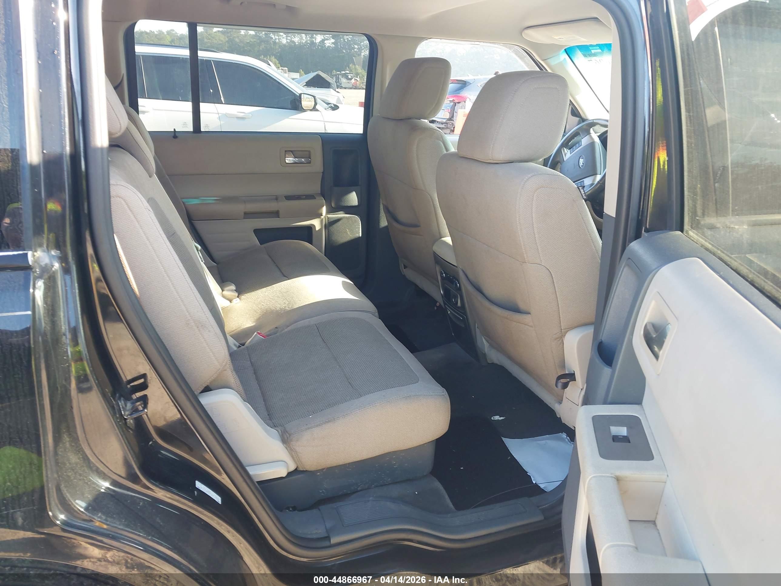 FORD FLEX image 8