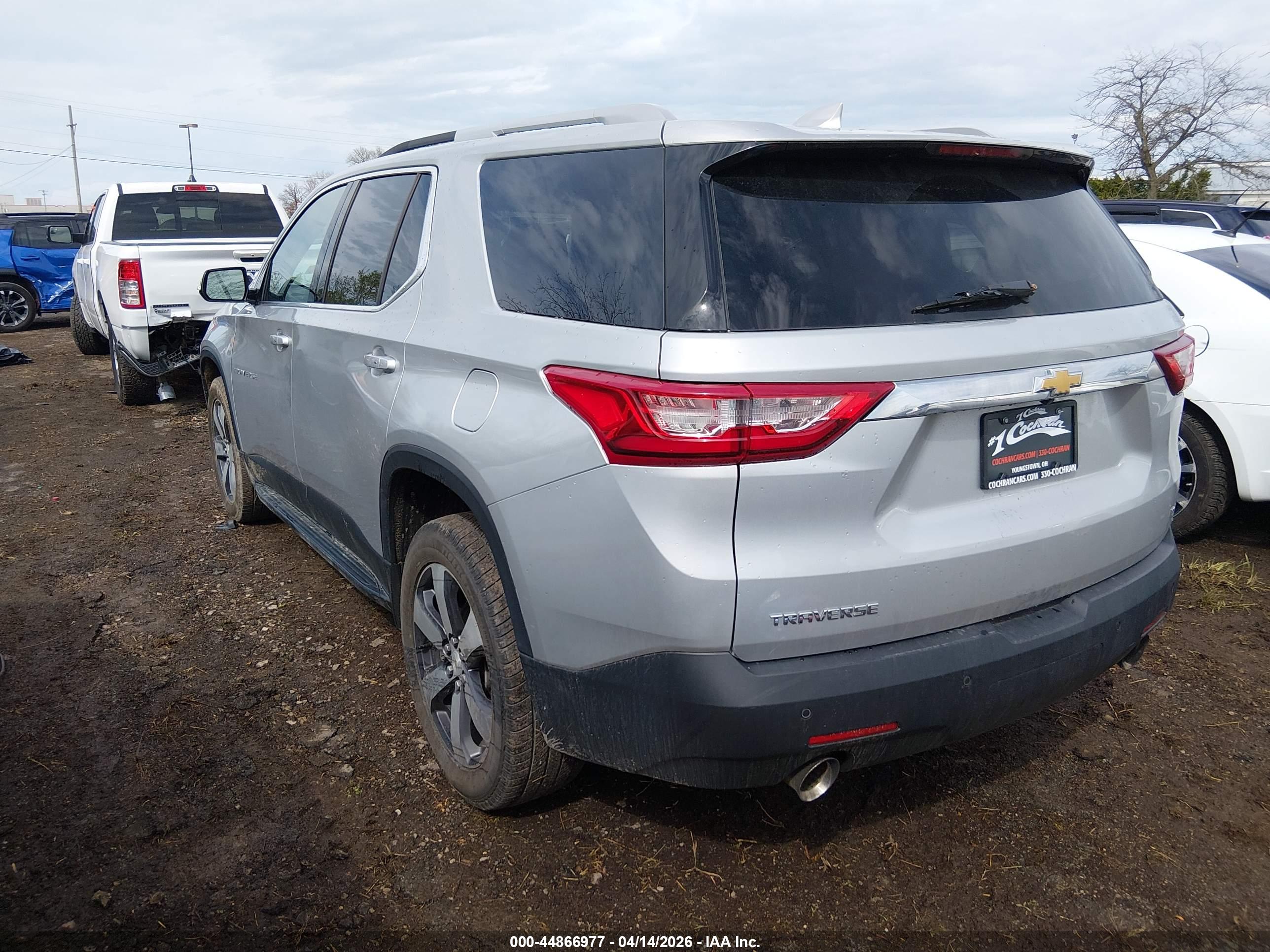 CHEVROLET TRAVERSE image 3