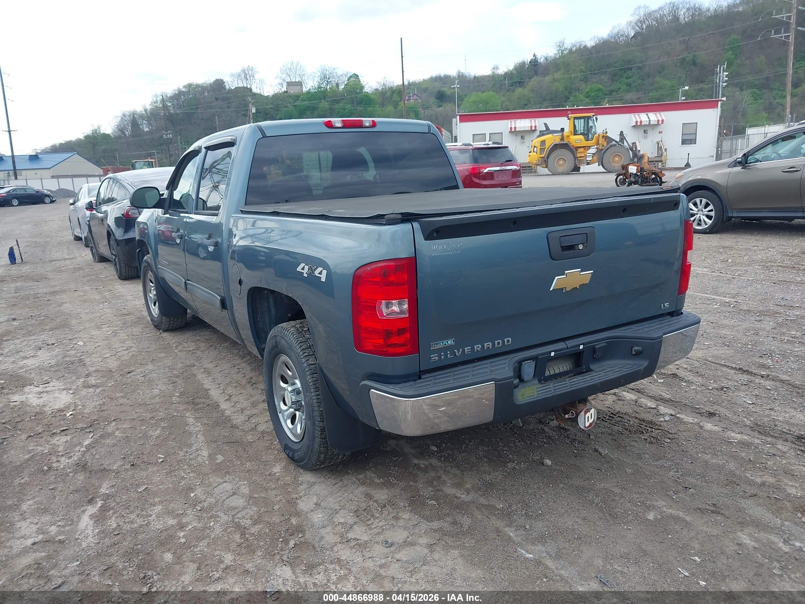 CHEVROLET SILVERADO image 3