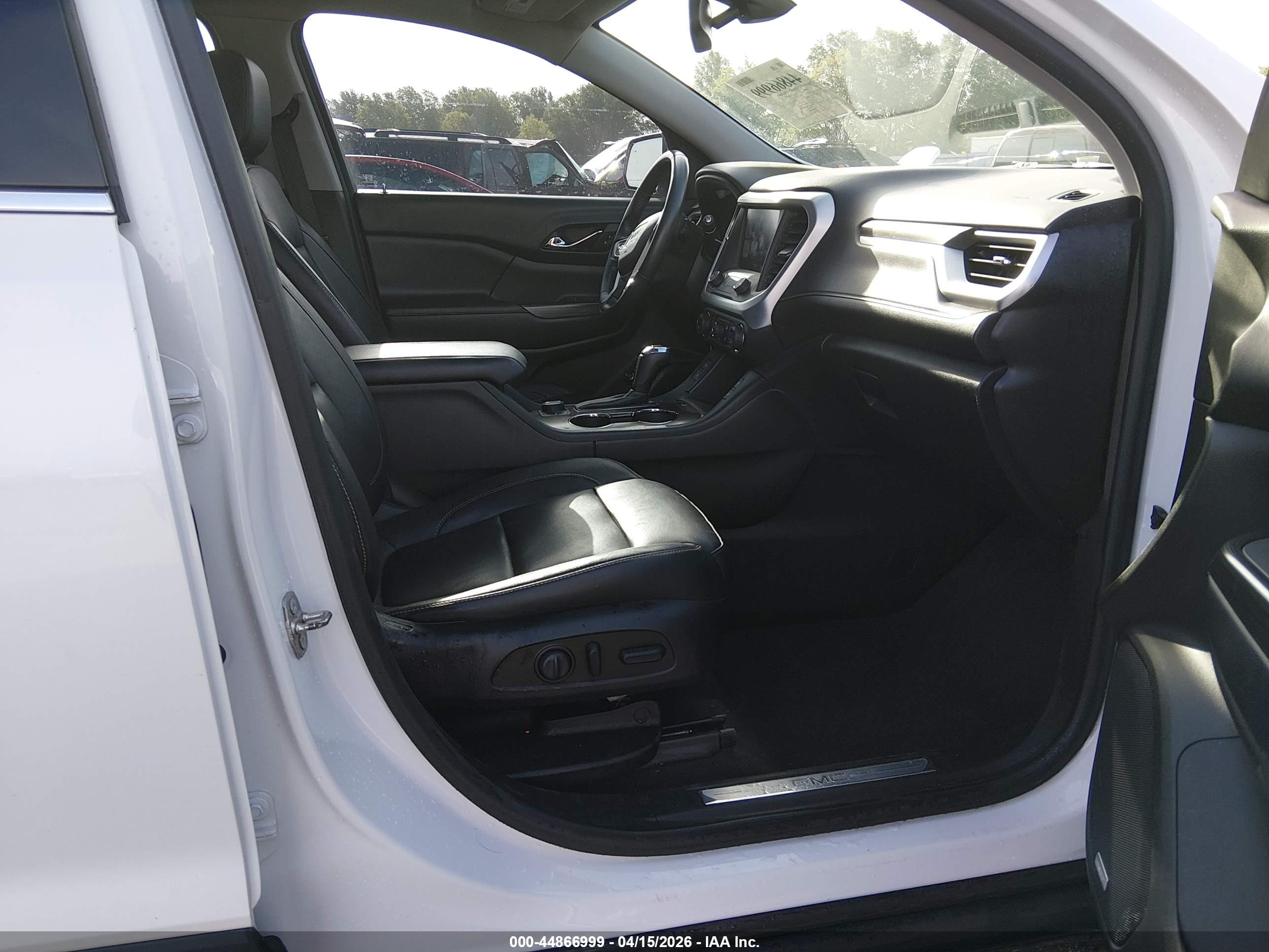 GMC ACADIA image 5