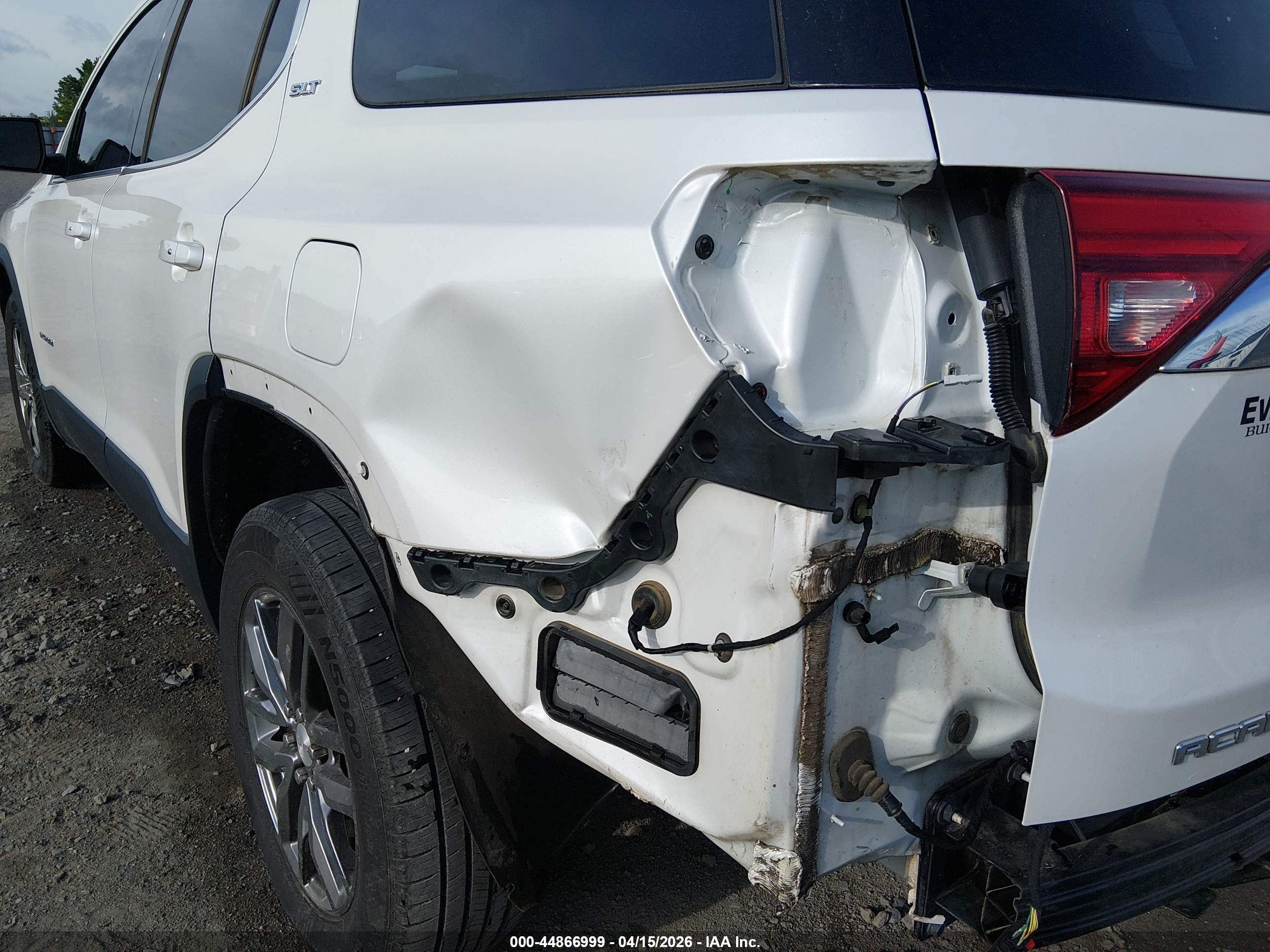 GMC ACADIA image 6