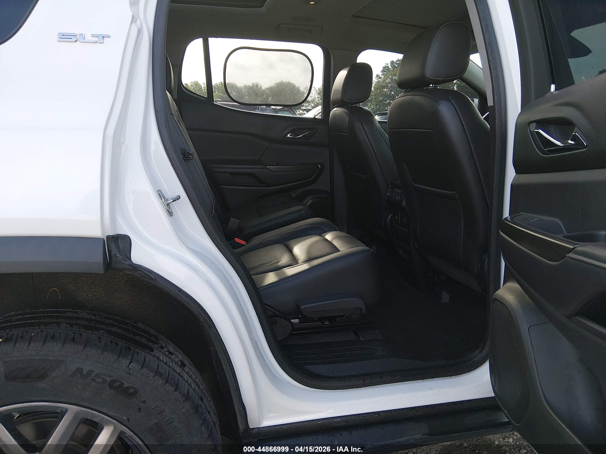 GMC ACADIA image 8