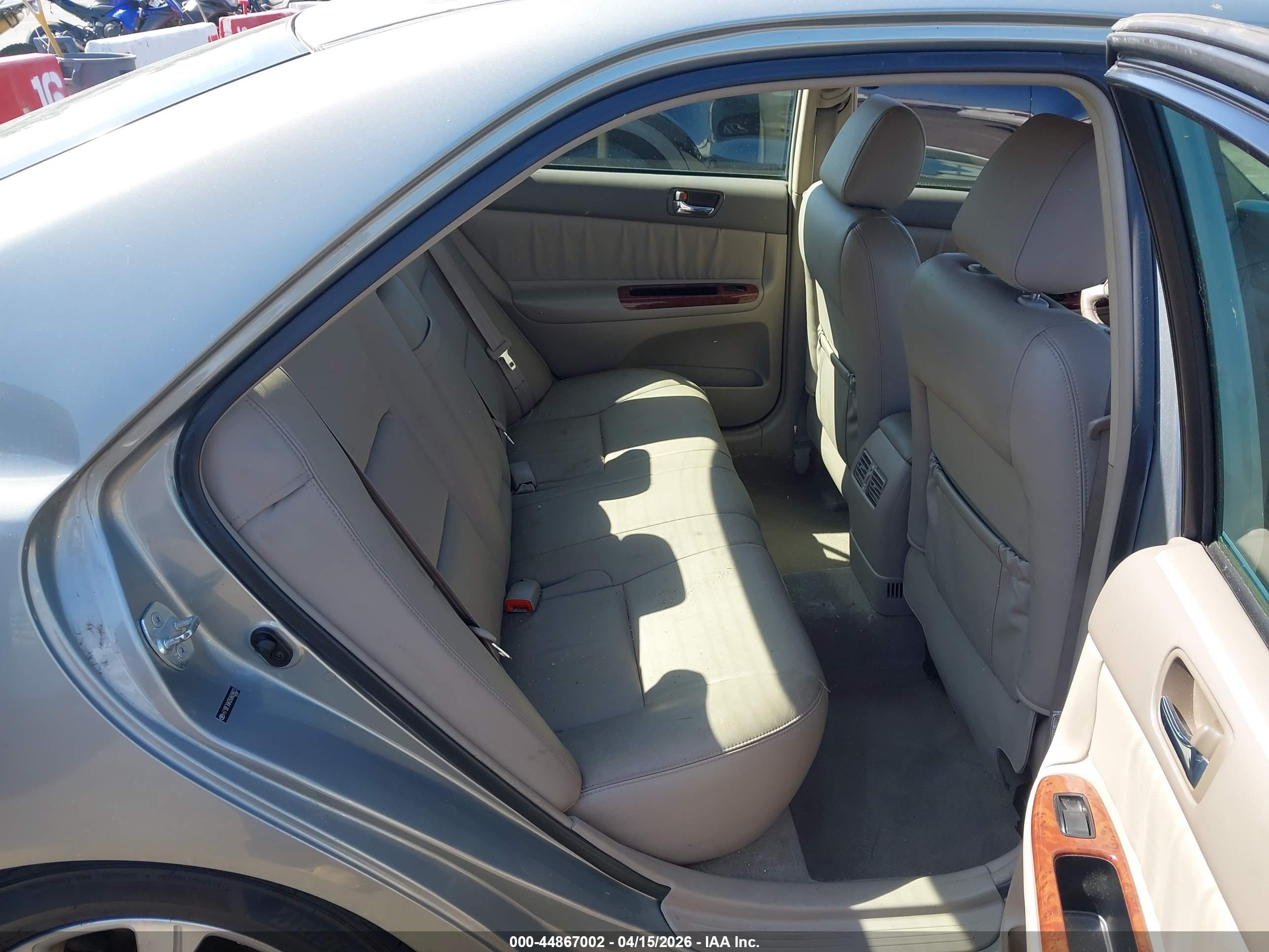 TOYOTA CAMRY image 8